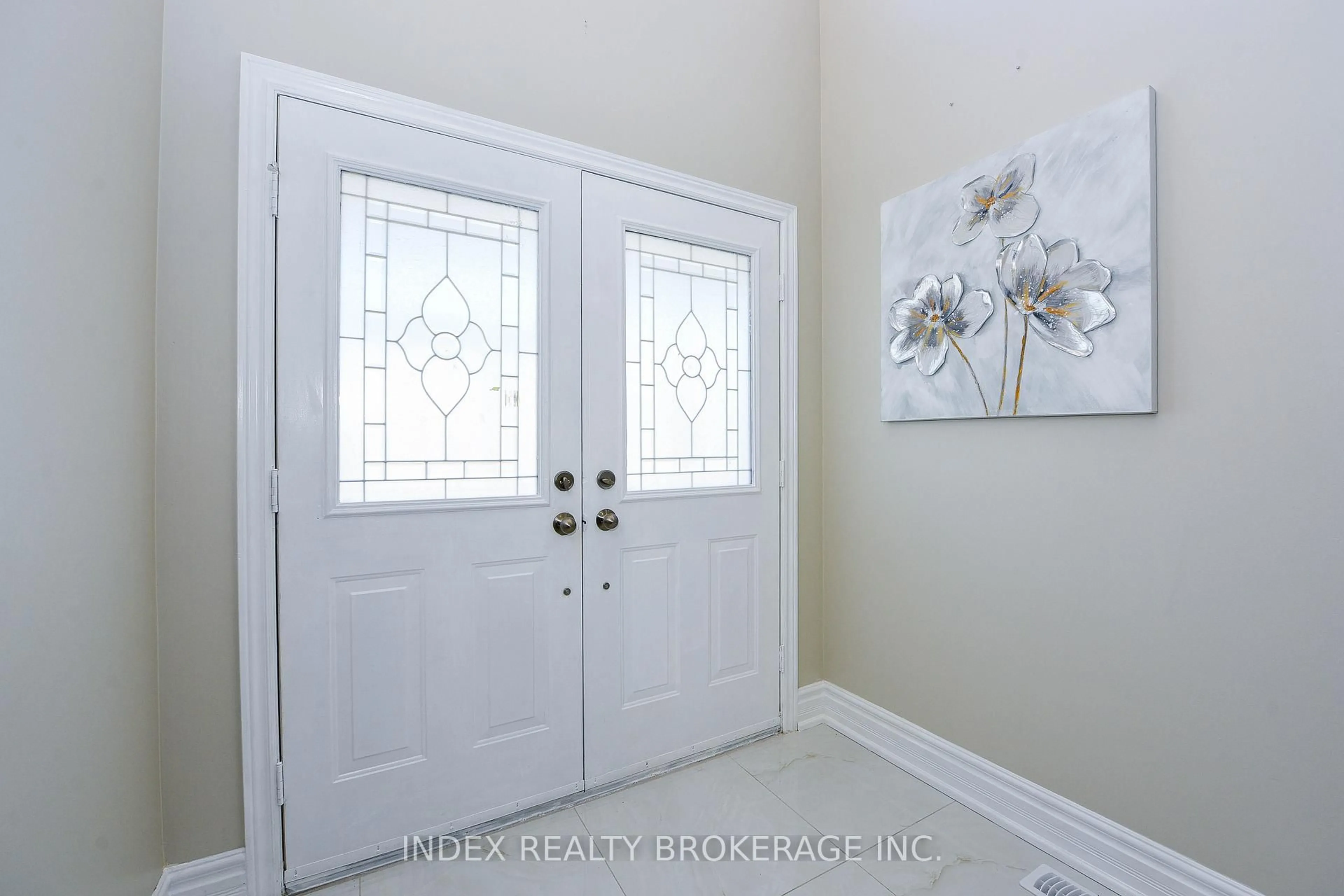 Indoor entryway for 10 Leopard Gate, Brampton Ontario L6R 2E5
