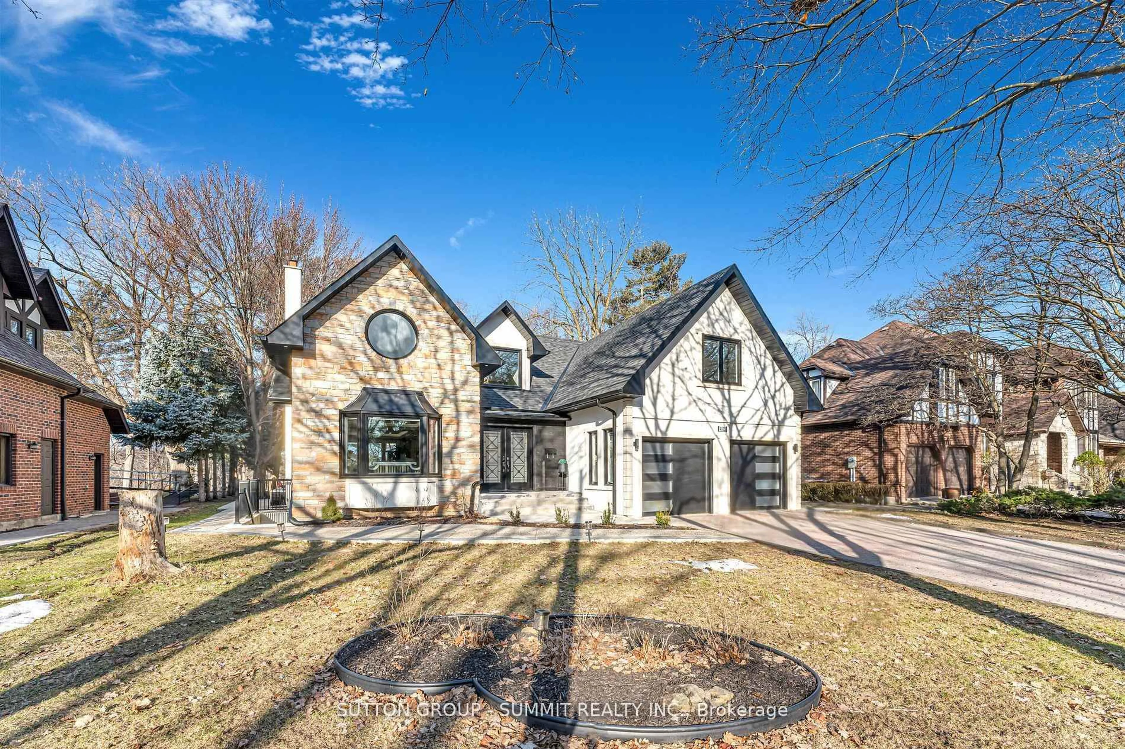 Home with brick exterior material, street for 4073 Summit Crt, Mississauga Ontario L5L 3C2