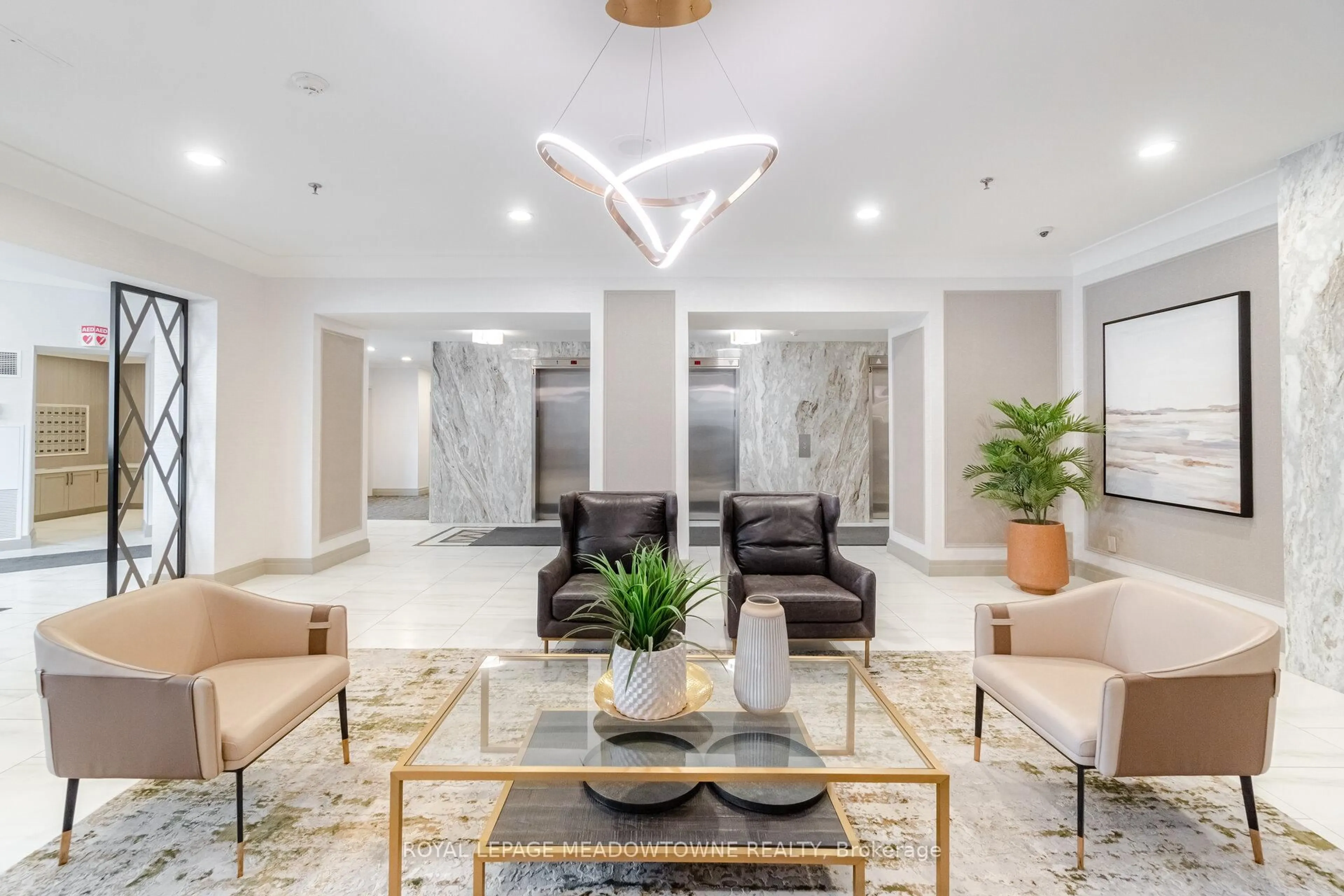 Lobby for 75 King St #406, Mississauga Ontario L5A 4G5