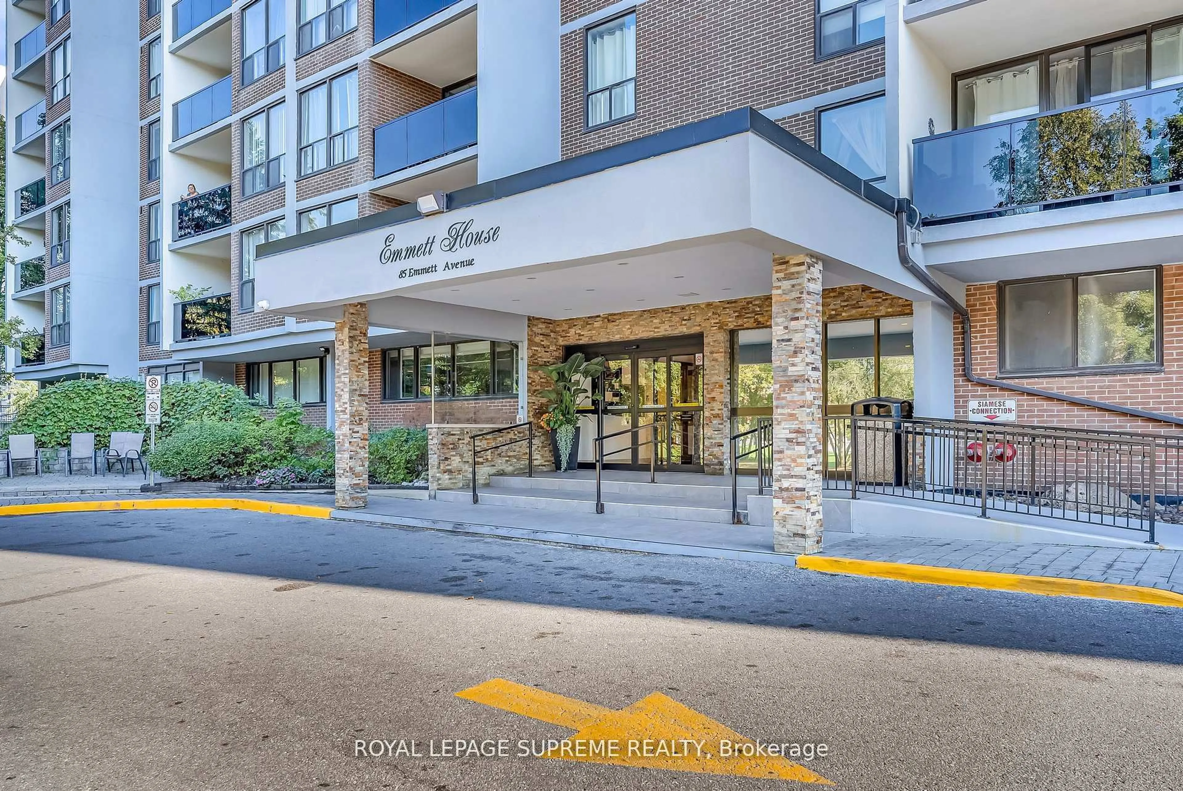 Indoor foyer for 85 Emmett Ave #1202, Toronto Ontario M6M 5A2