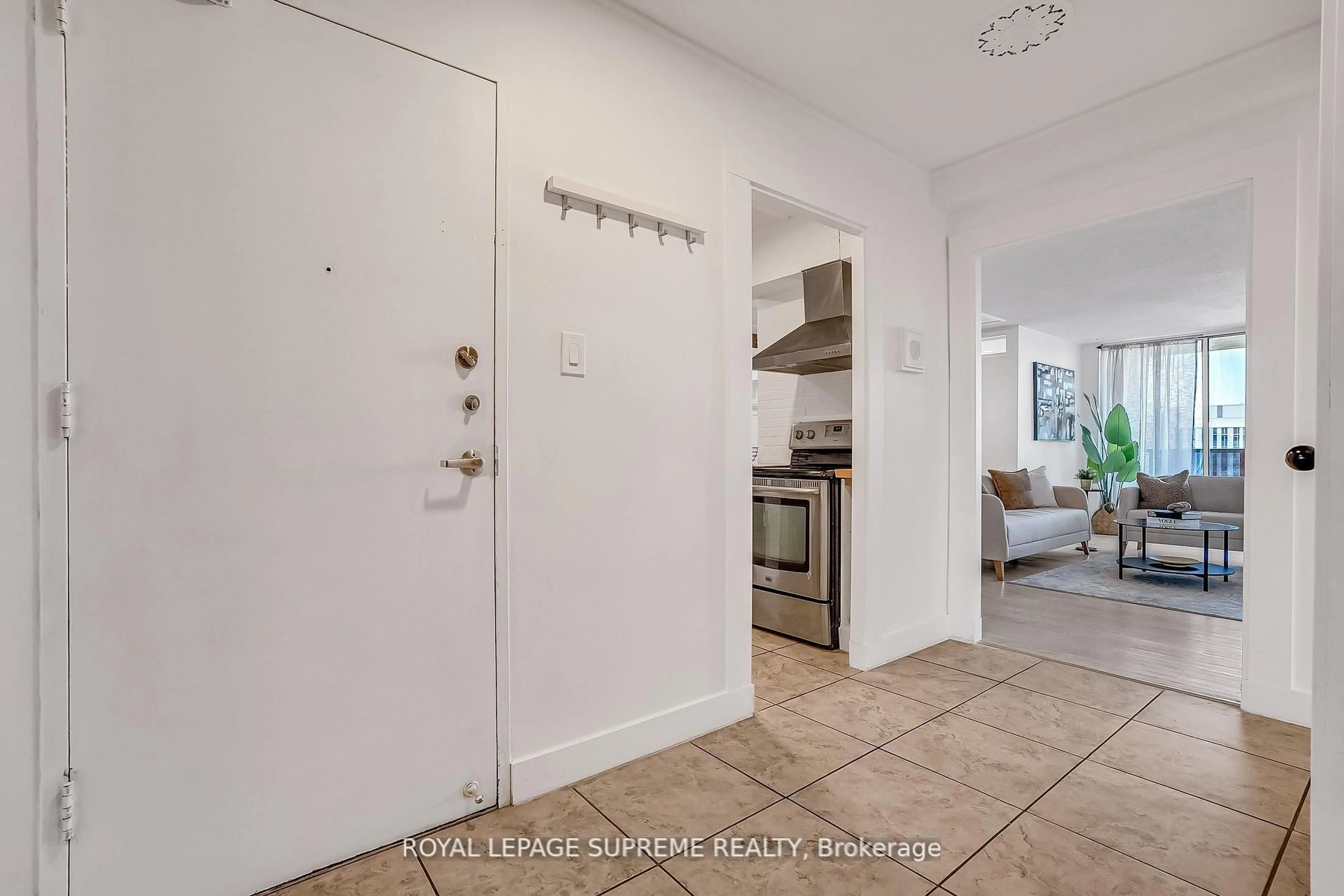 Indoor entryway for 85 Emmett Ave #1202, Toronto Ontario M6M 5A2