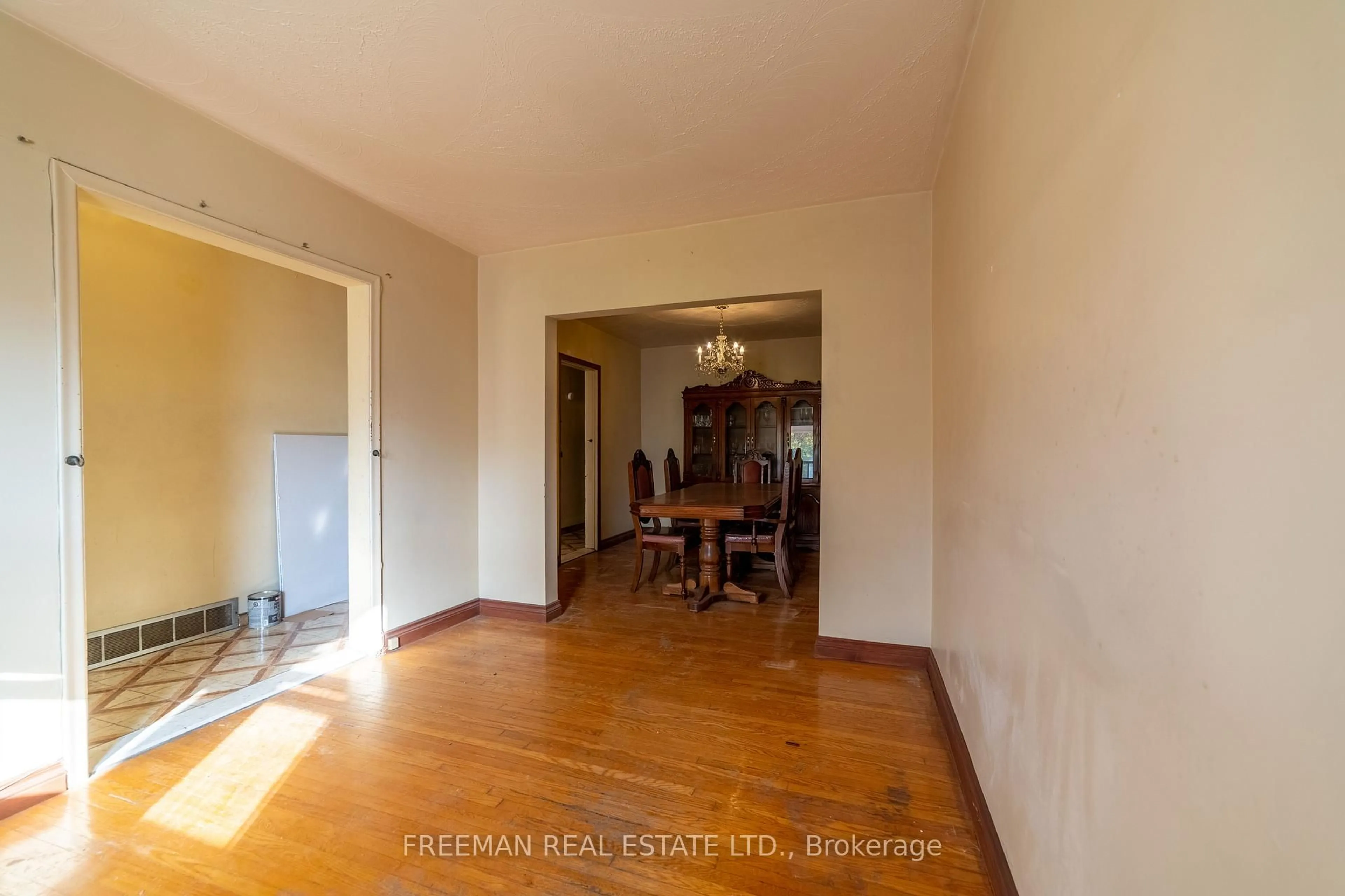 Unknown for 67 Day Ave, Toronto Ontario M6E 3W1