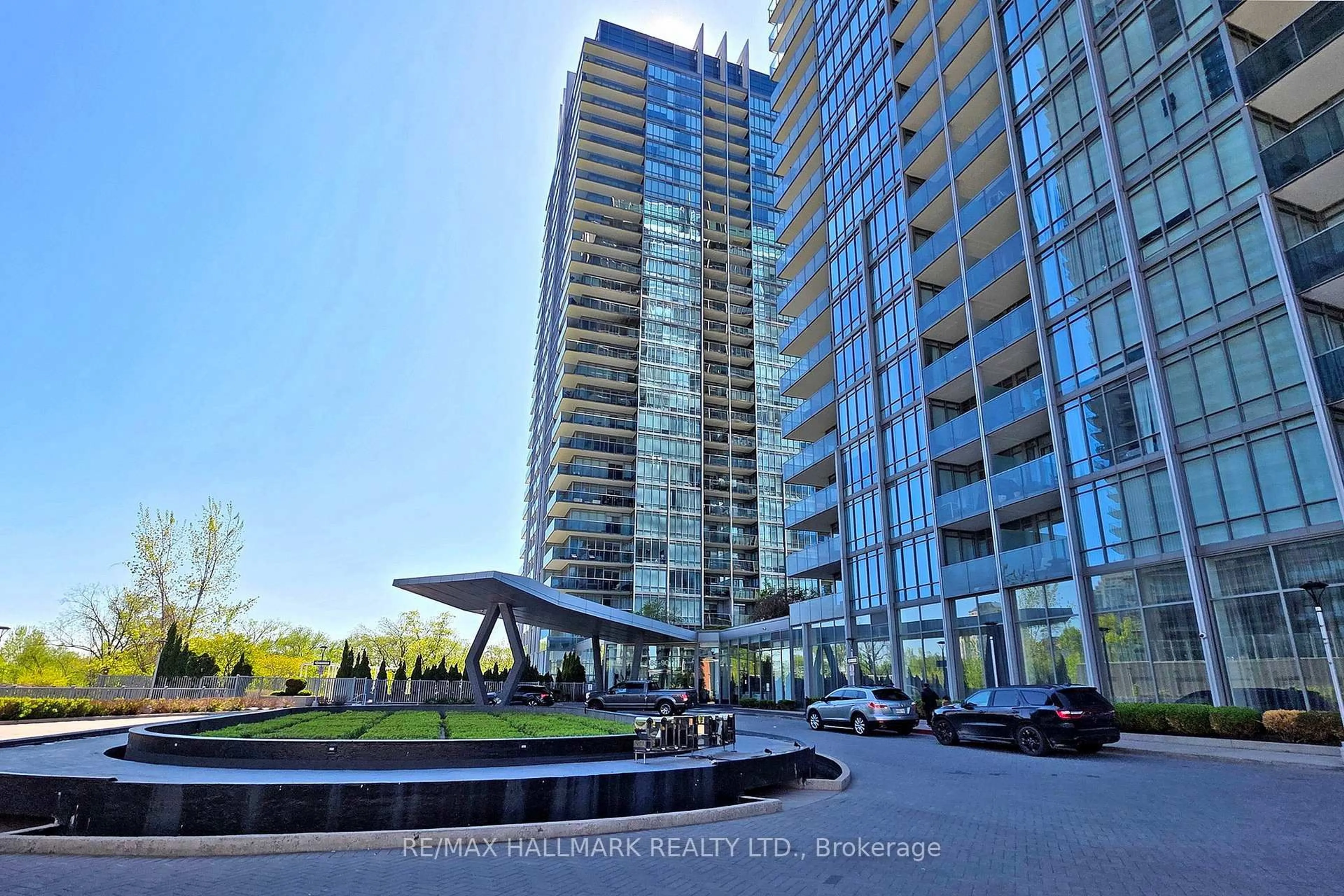 Patio, water/lake/river/ocean view for 90 Park Lawn Rd #608, Toronto Ontario M8Y 0B6