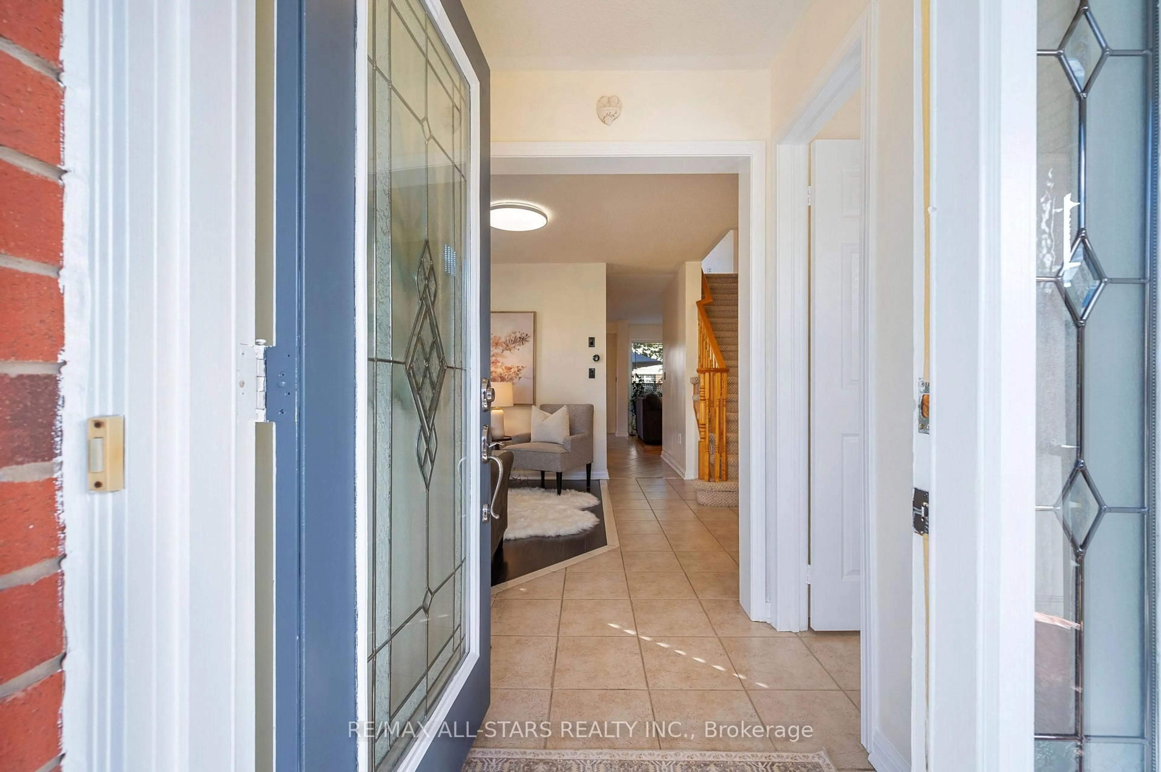 Indoor entryway for 1549 Evans Terr, Milton Ontario L9T 5J4