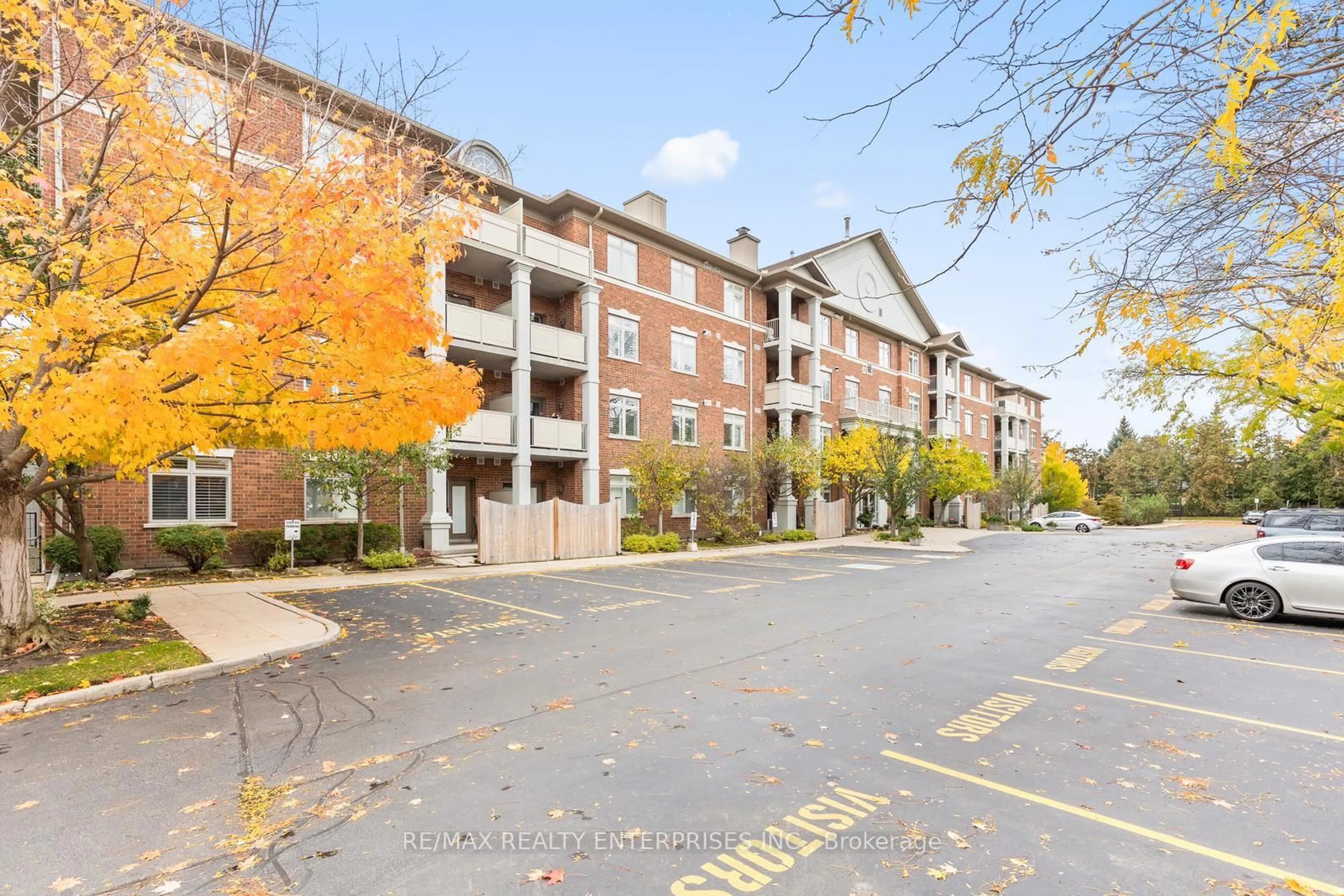 Patio, building for 391 Plains Rd #411, Burlington Ontario L7T 4M2