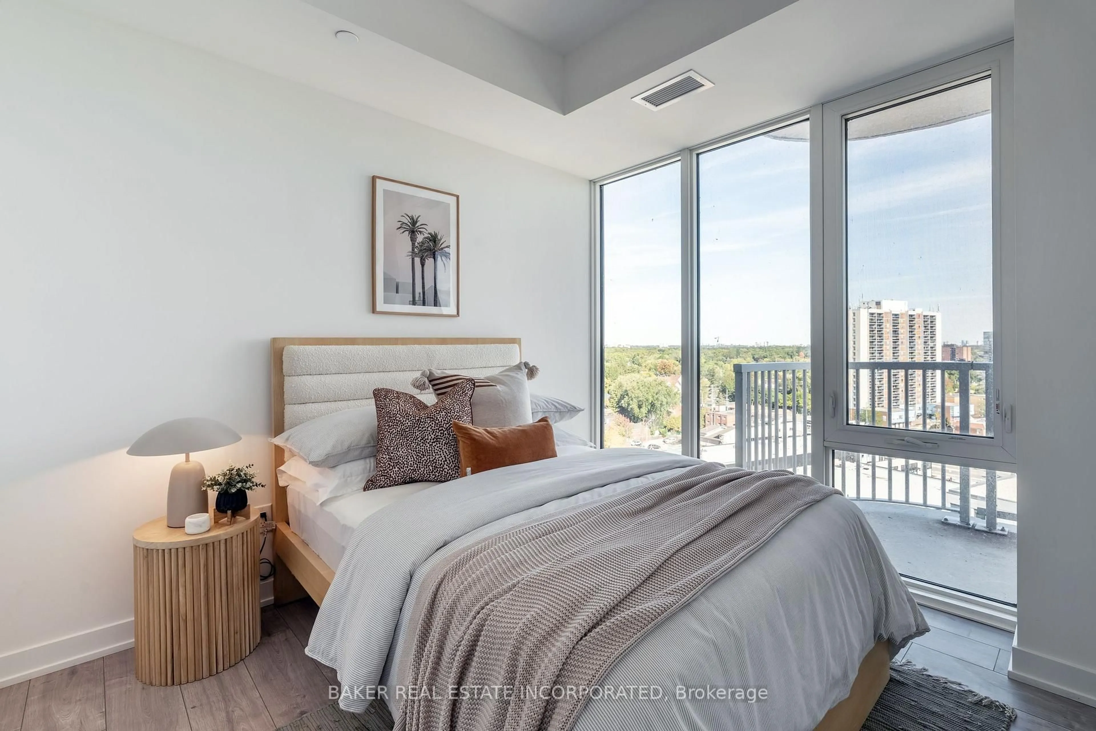 Bedroom with bed, unknown for 220 Missinnihe Way #1205, Mississauga Ontario L5H 0A9