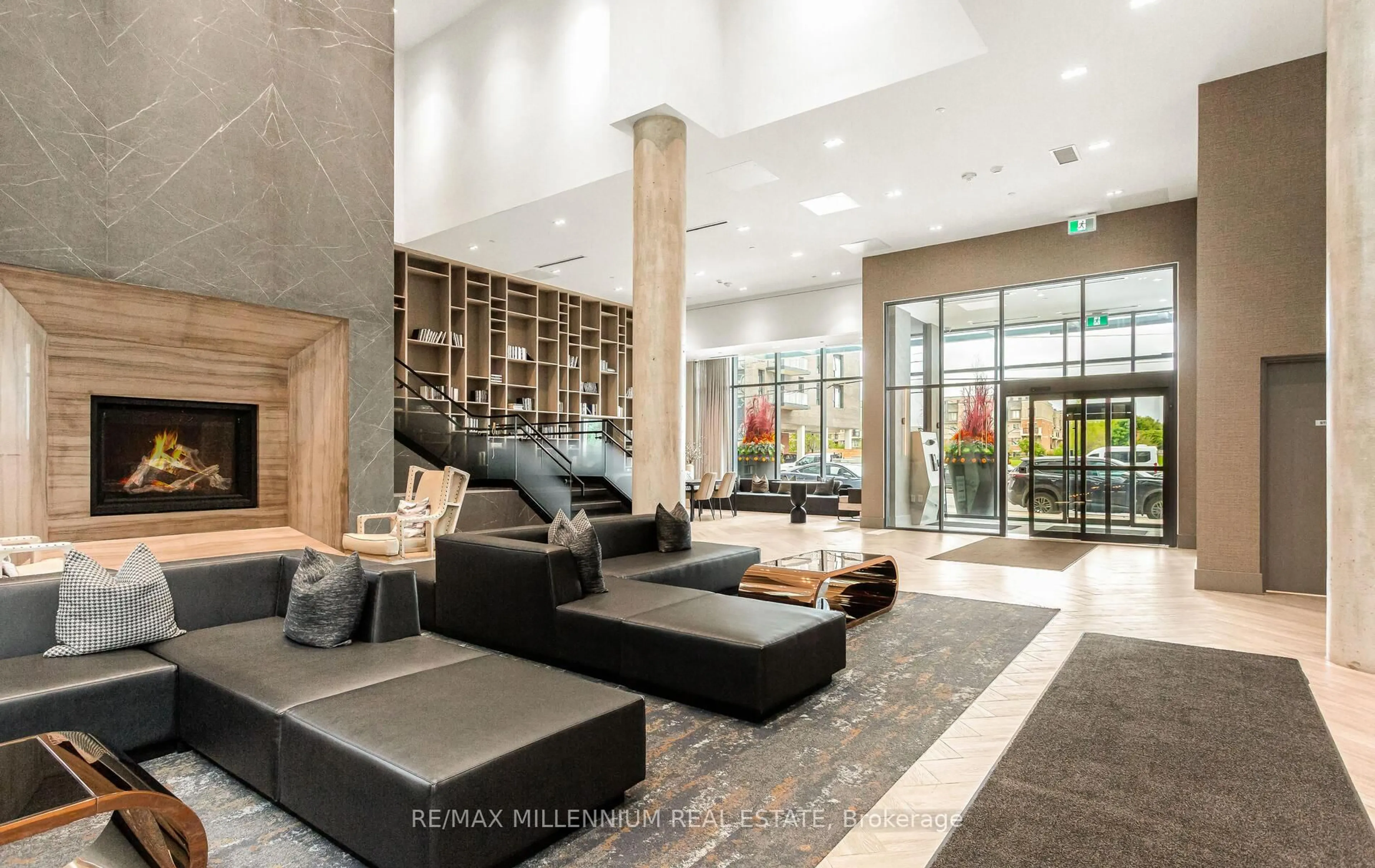 Lobby for 2450 Old Bronte Rd #538, Oakville Ontario L6M 5P6