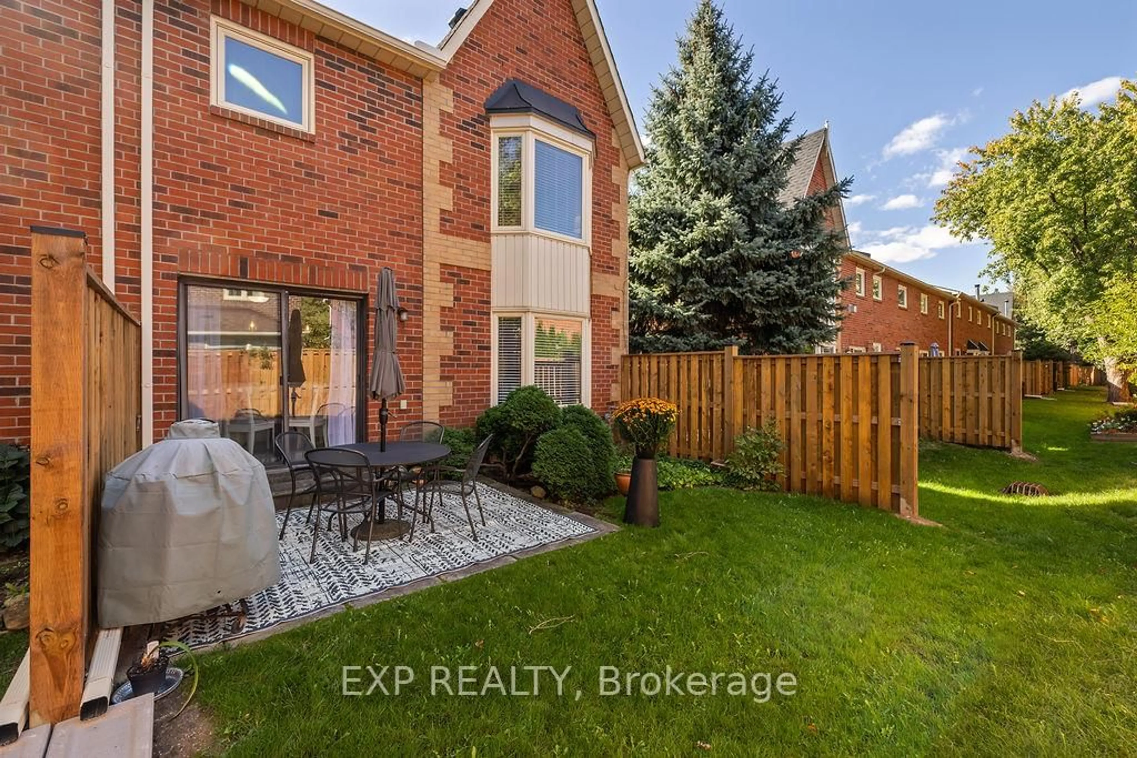 Unknown for 2006 Glenada Cres #15, Oakville Ontario L6H 5R9