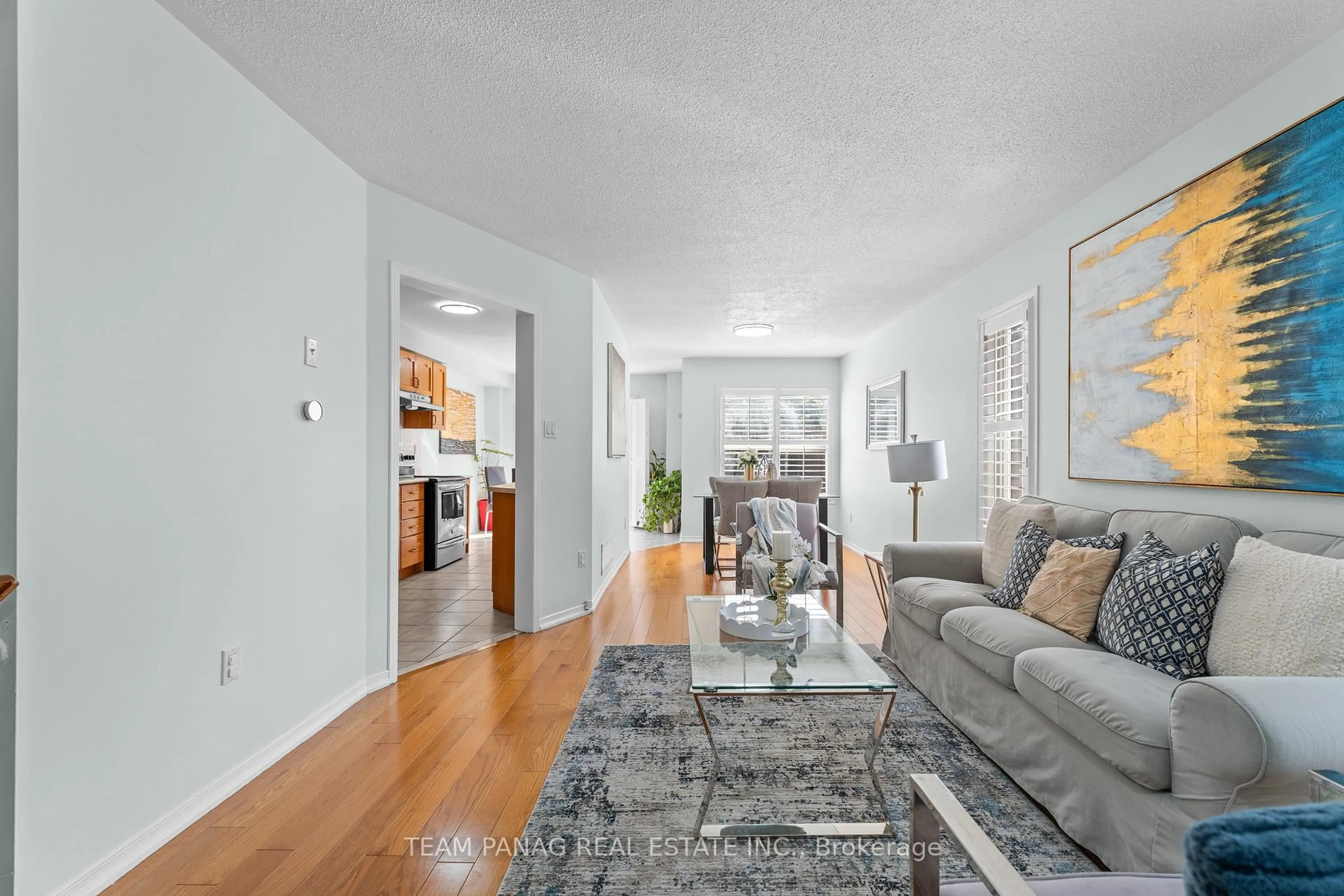 Living room with furniture, unknown for 8 Coachwhip Rd, Brampton Ontario L6R 1X7