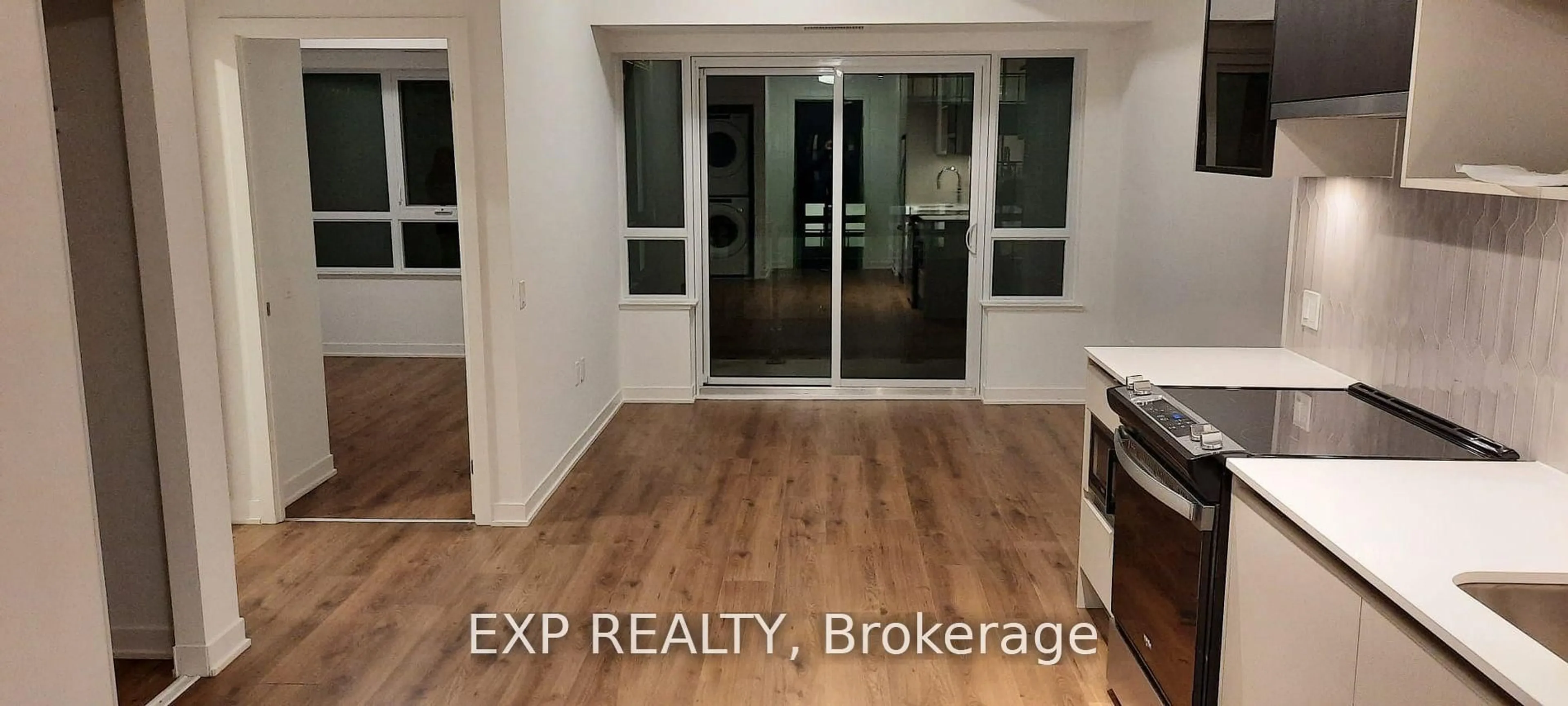 Unknown for 395 Dundas St #525, Oakville Ontario L6M 5R8