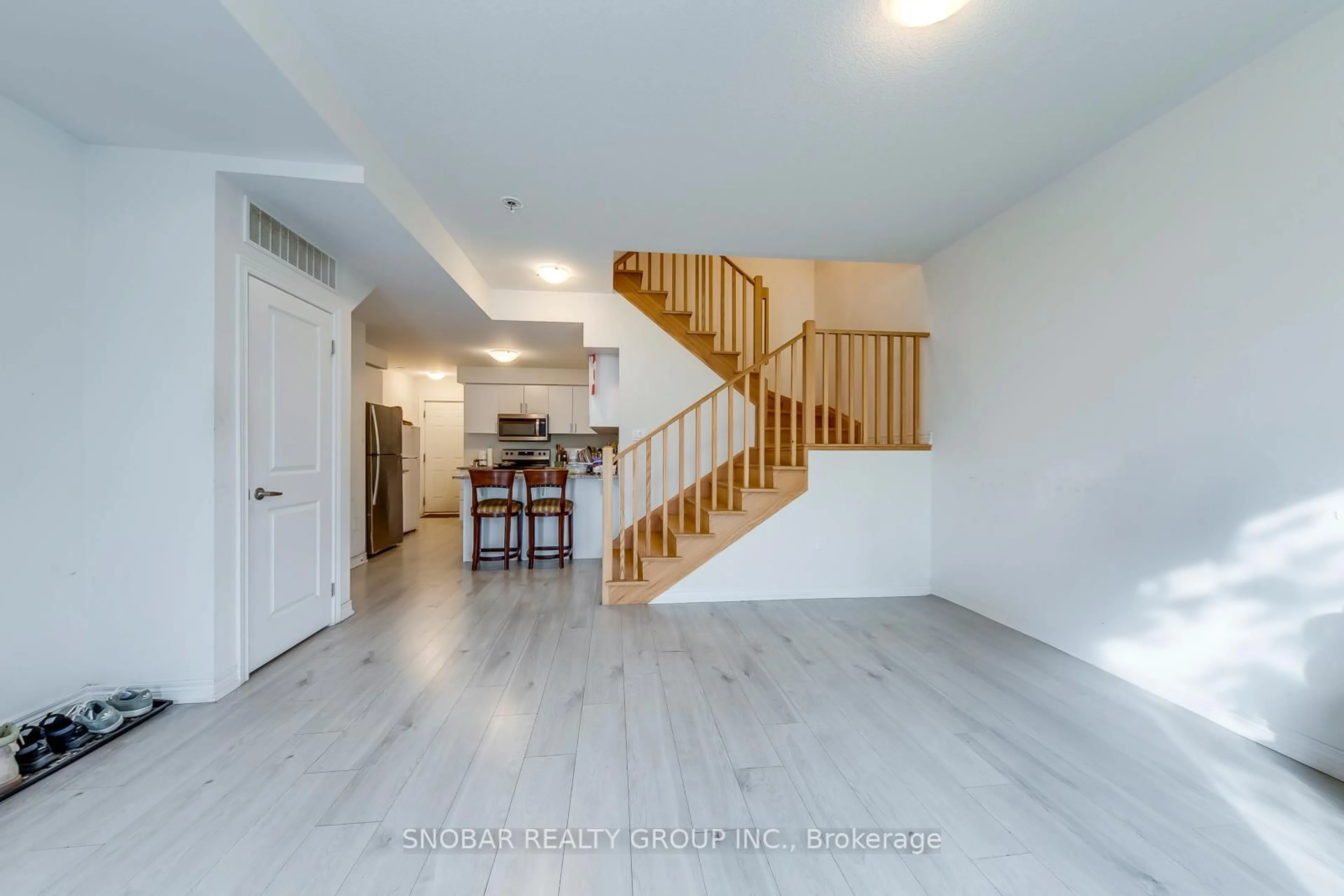 Indoor entryway for 624 Rexdale Blvd #4, Toronto Ontario M9W 0G1
