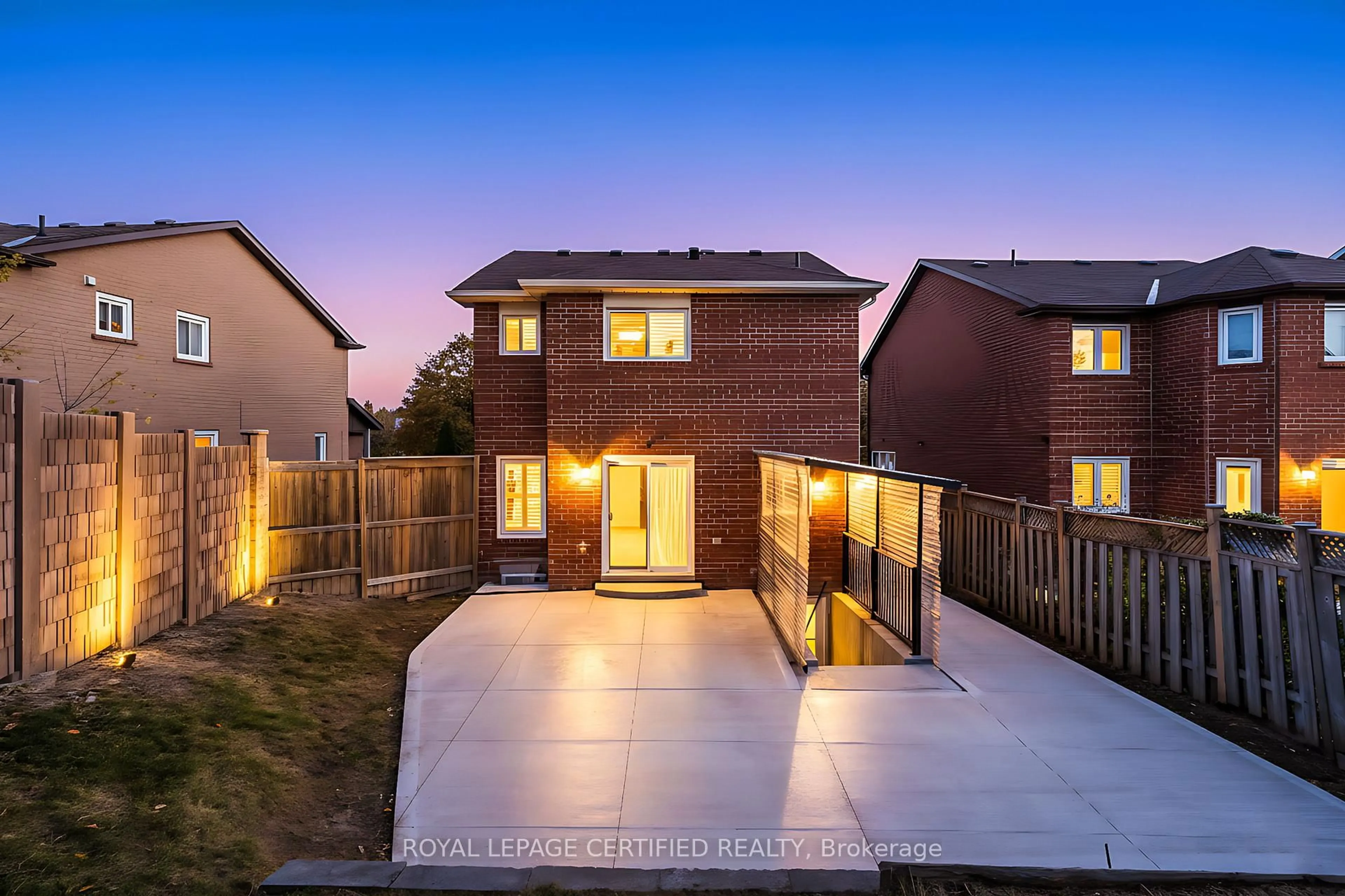 A pic from outside/outdoor area/front of a property/back of a property/a pic from drone, street for 61 Cranberry Cres, Brampton Ontario L6Y 4X2
