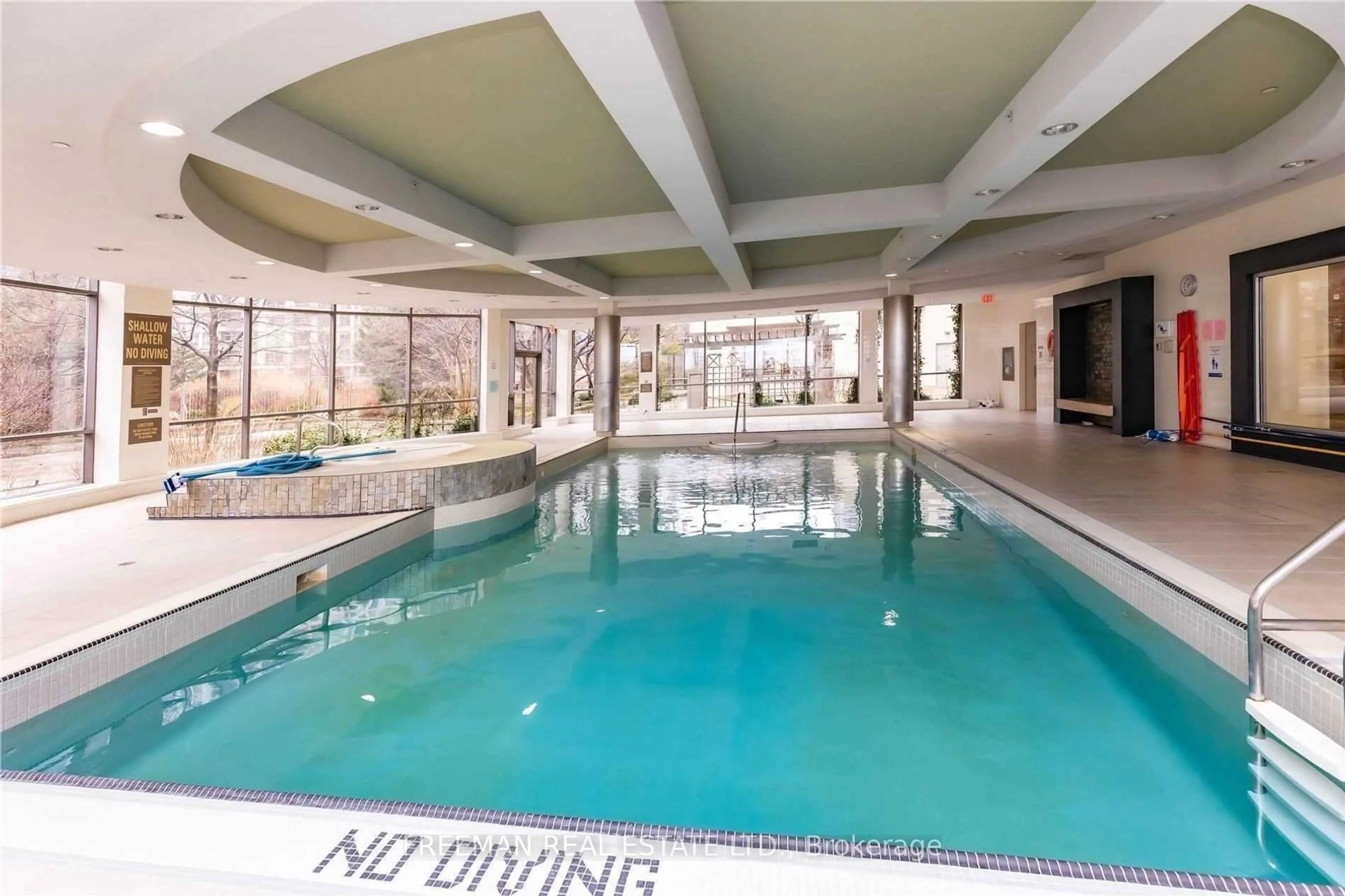 Pool for 3888 Duke Of York Blvd #2331, Mississauga Ontario L5B 4P5
