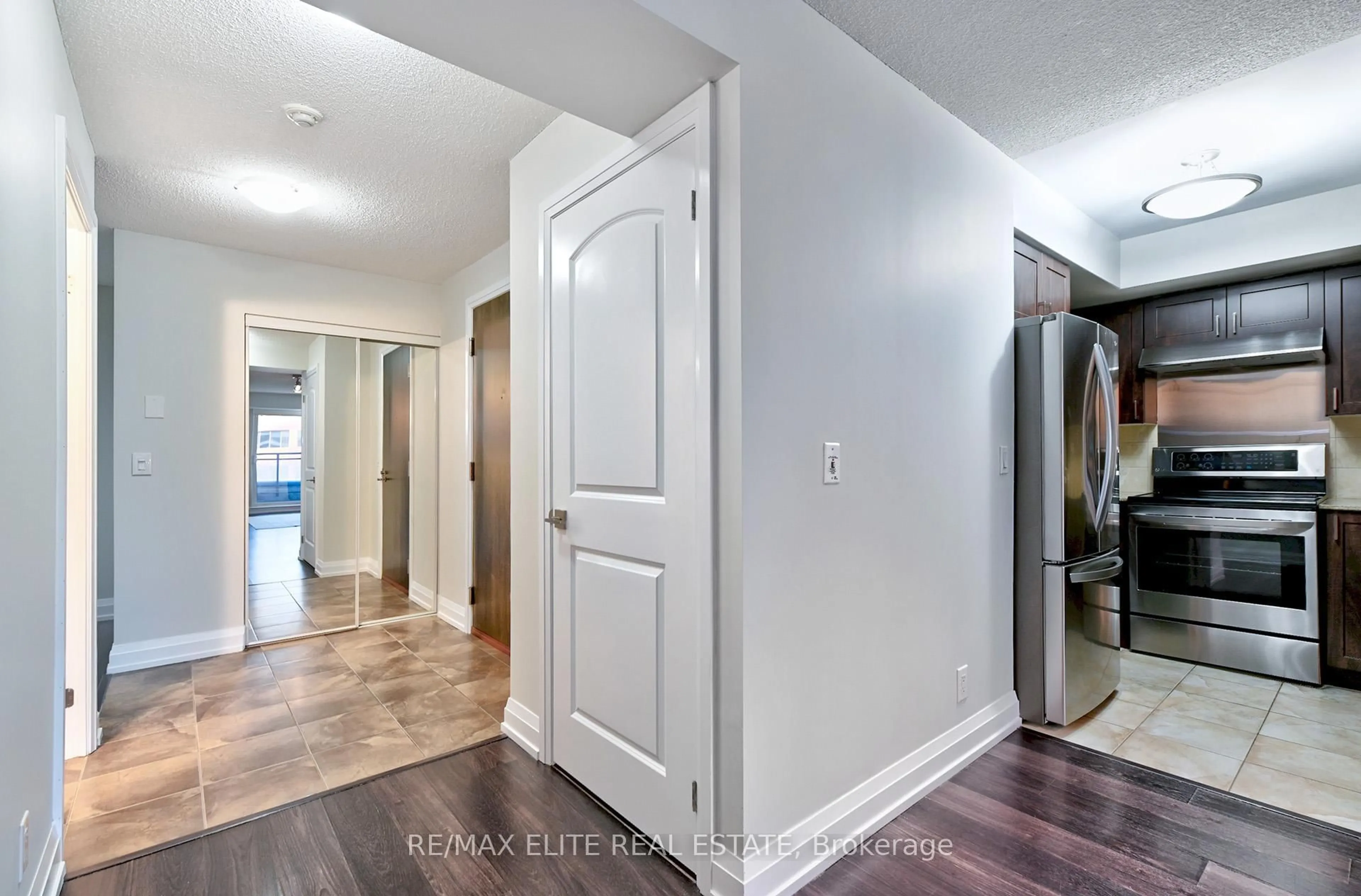 Indoor entryway for 55 De Boers Dr #217, Toronto Ontario M3J 0G5