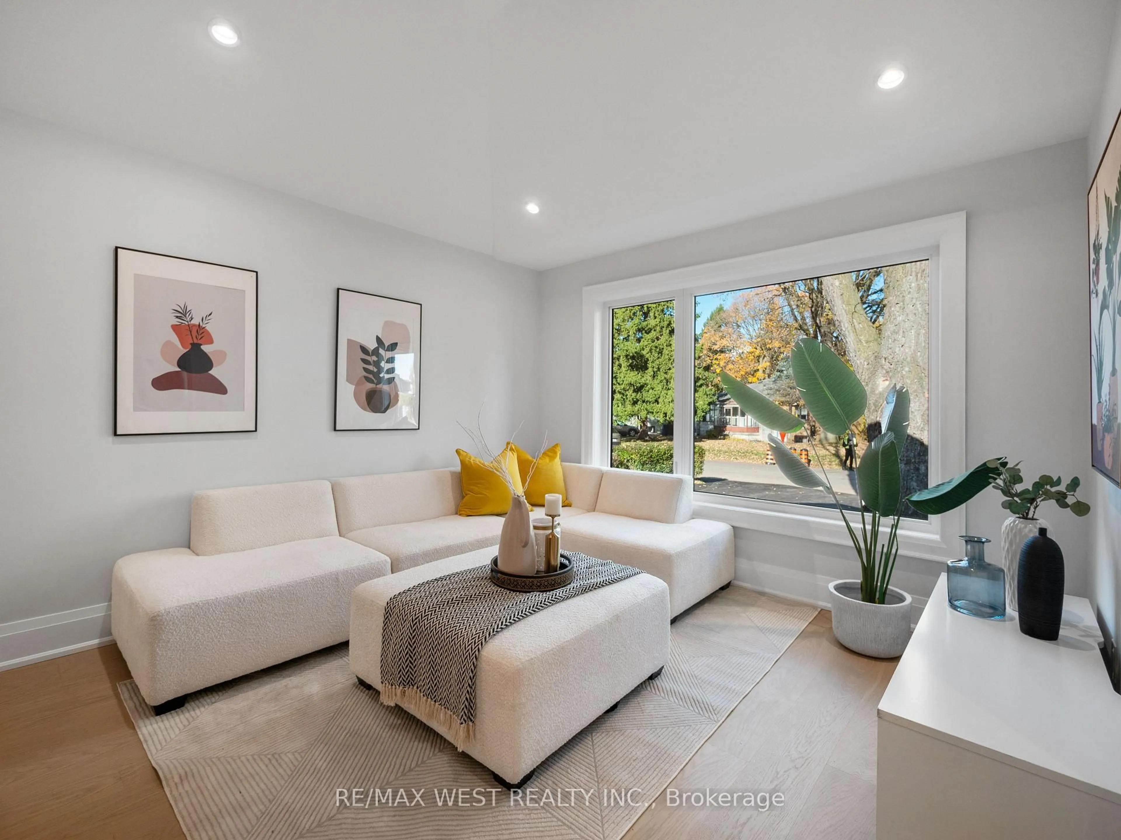 Living room with furniture, unknown for 24 Appledale Rd, Toronto Ontario M9B 5G4