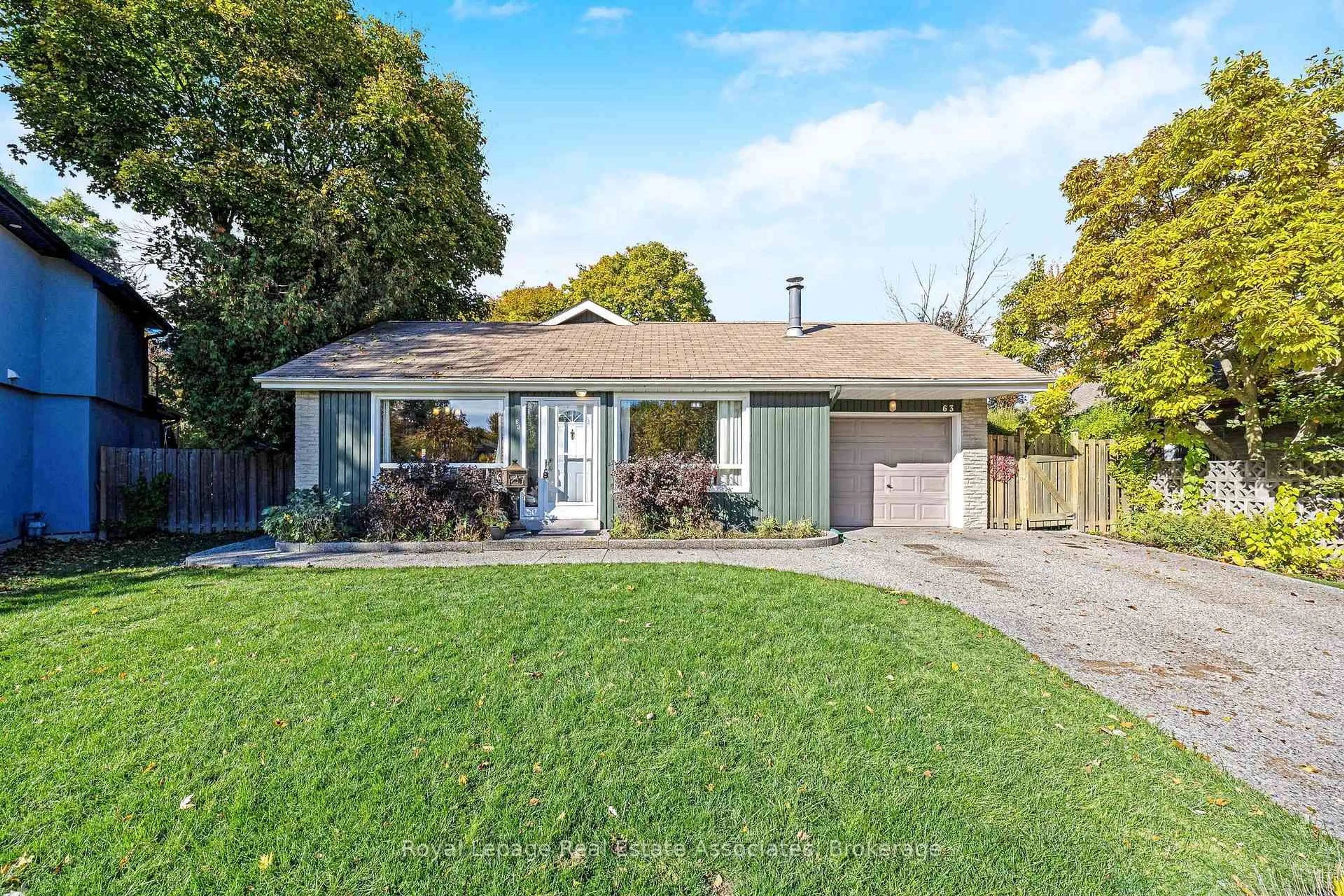 Home with vinyl exterior material, street for 63 Bow River Cres, Mississauga Ontario L5N 1J1