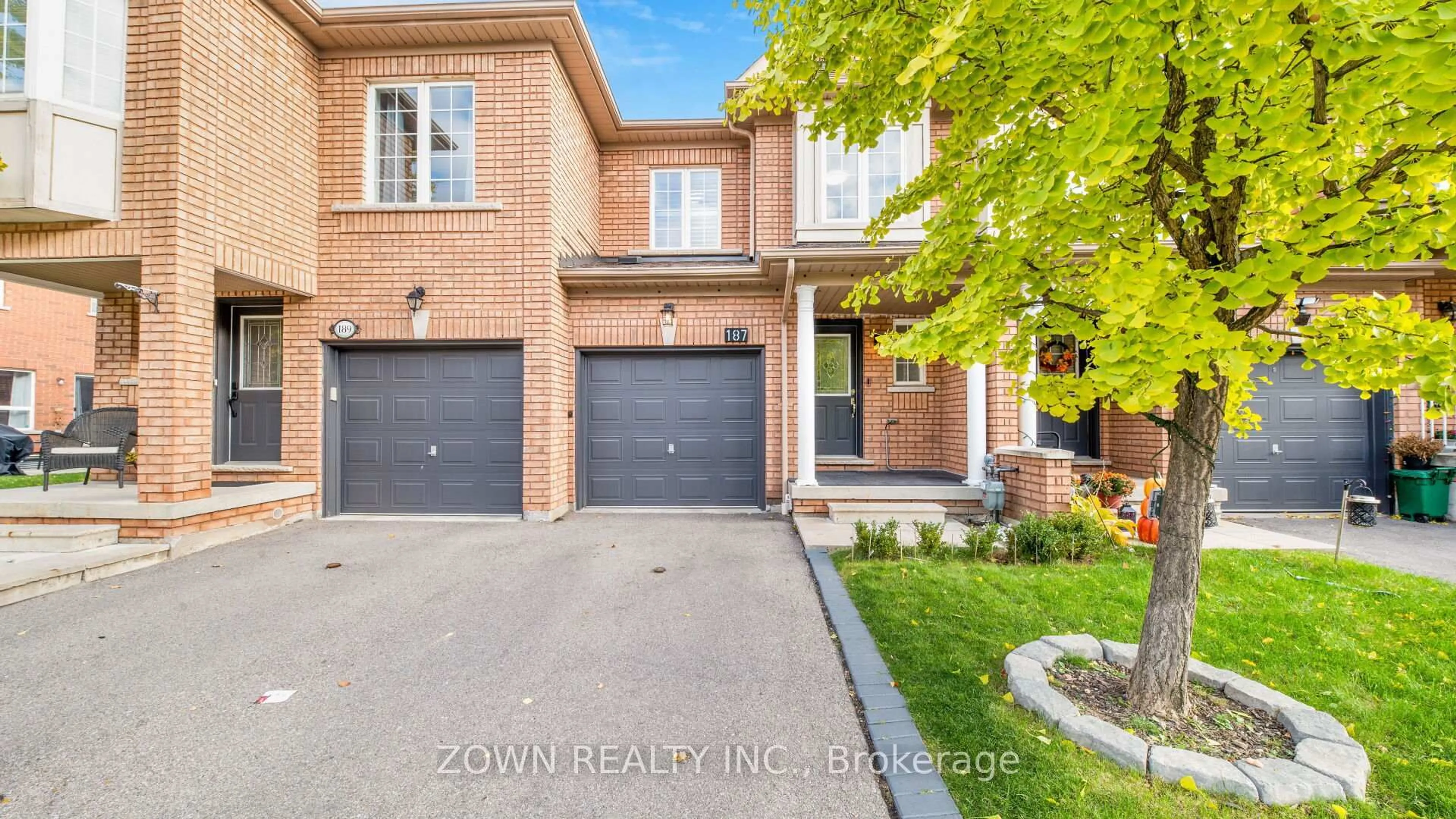 Home with brick exterior material, street for 525 Novo Star Dr #187, Mississauga Ontario L5W 1Y1