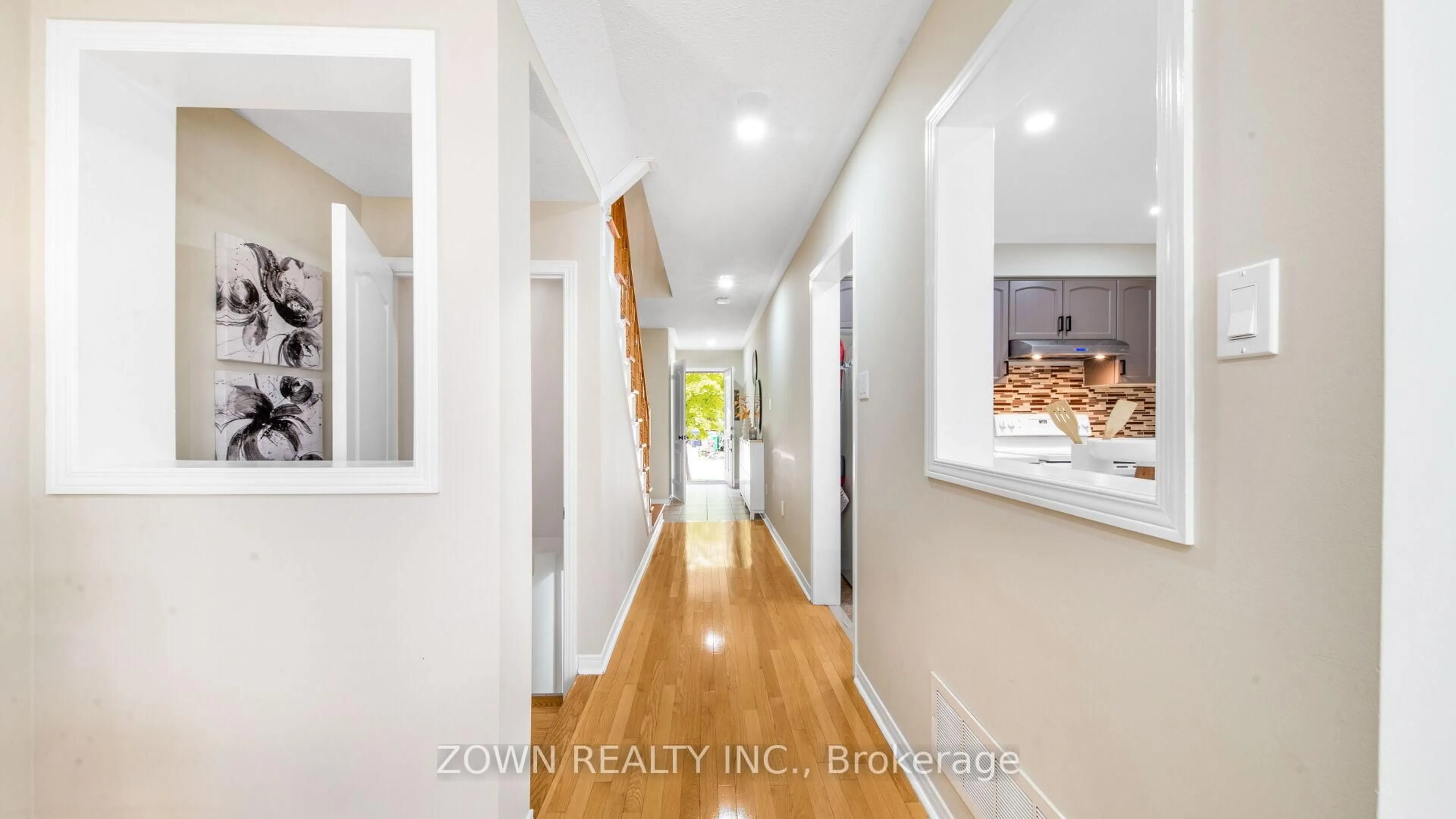 Indoor entryway for 525 Novo Star Dr #187, Mississauga Ontario L5W 1Y1