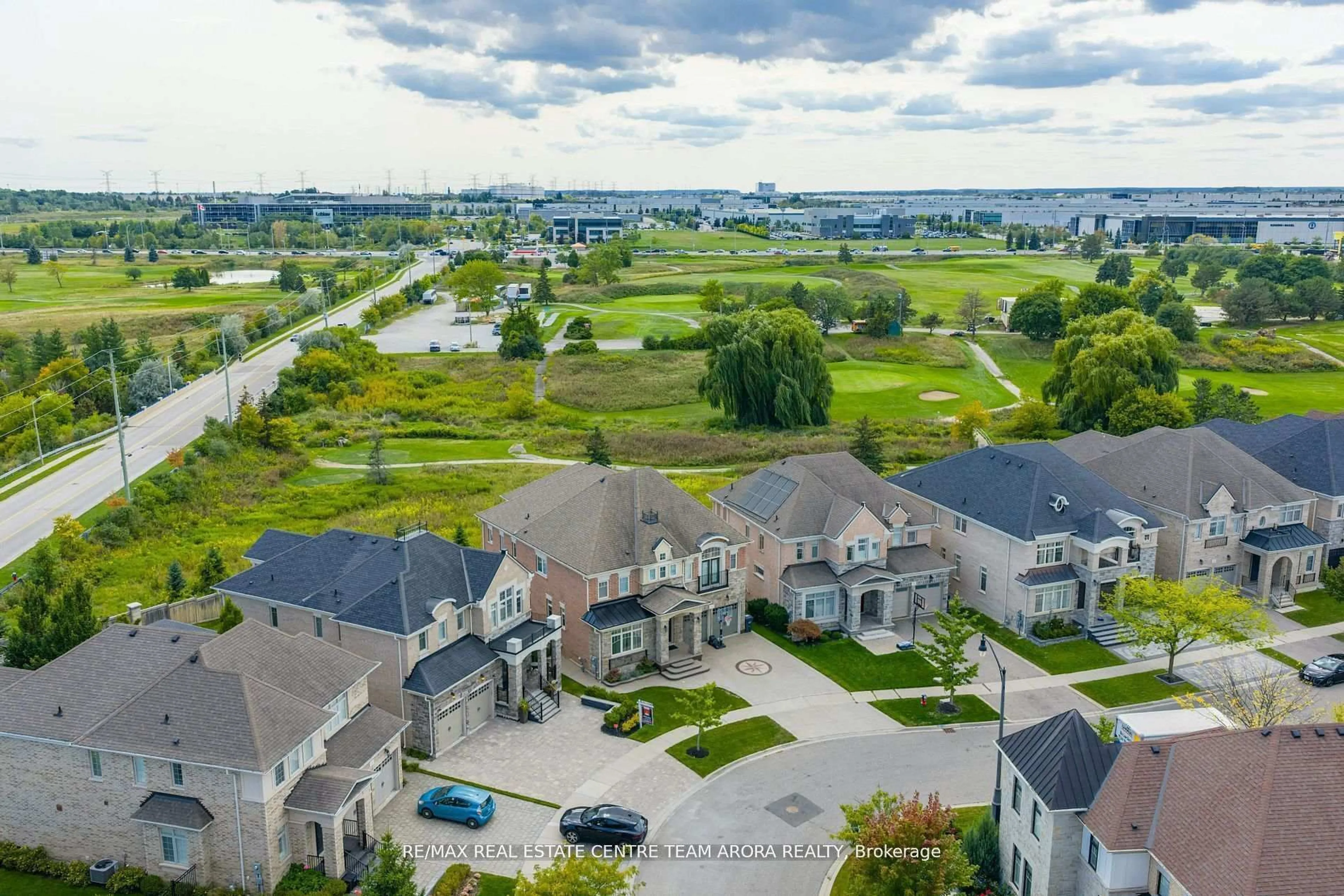 A pic from outside/outdoor area/front of a property/back of a property/a pic from drone, unknown for 150 Coastline Dr, Brampton Ontario L6Y 0S2