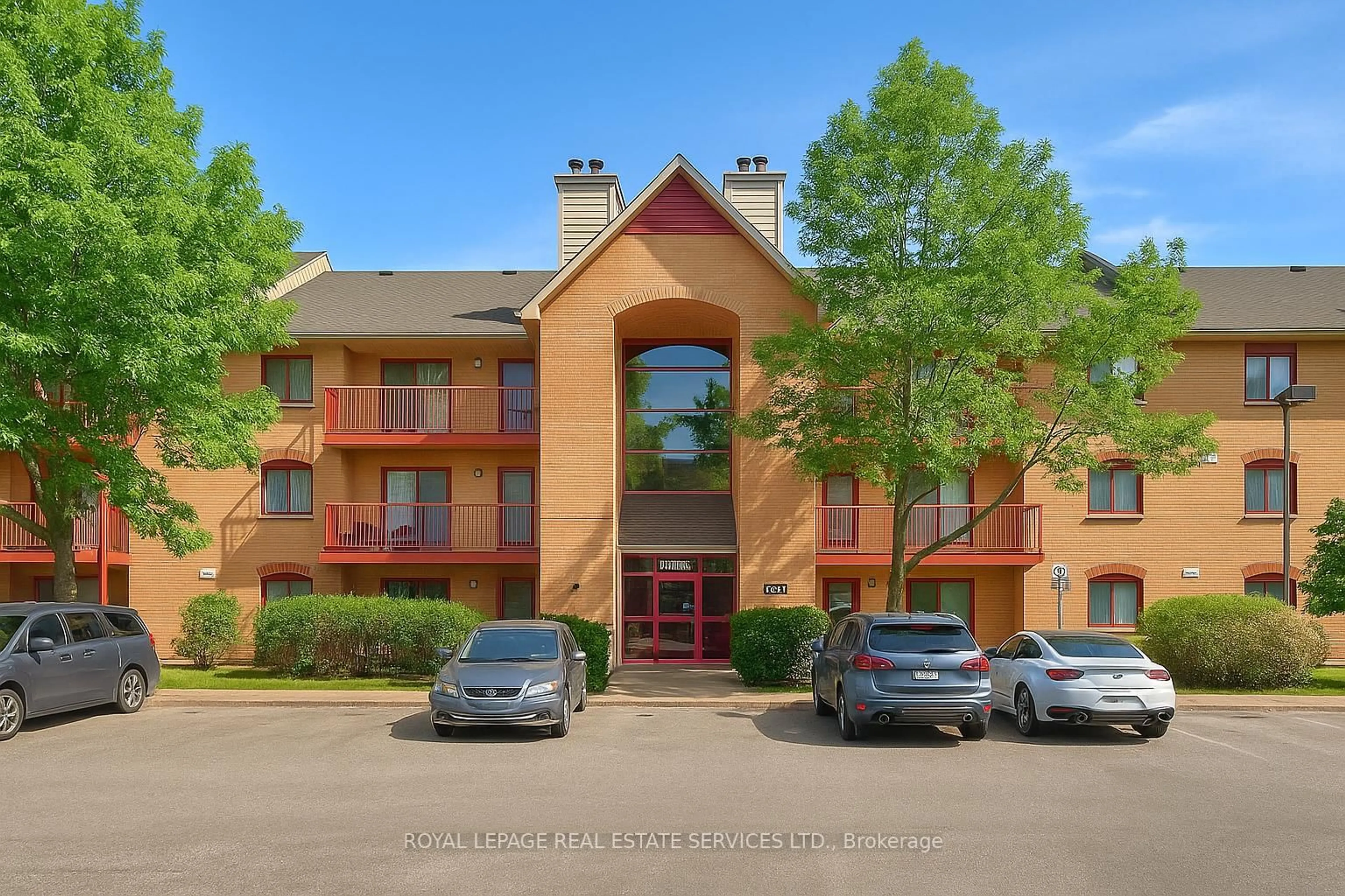 Indoor foyer for 1478 Pilgrims Way #1734, Oakville Ontario L6M 3G7