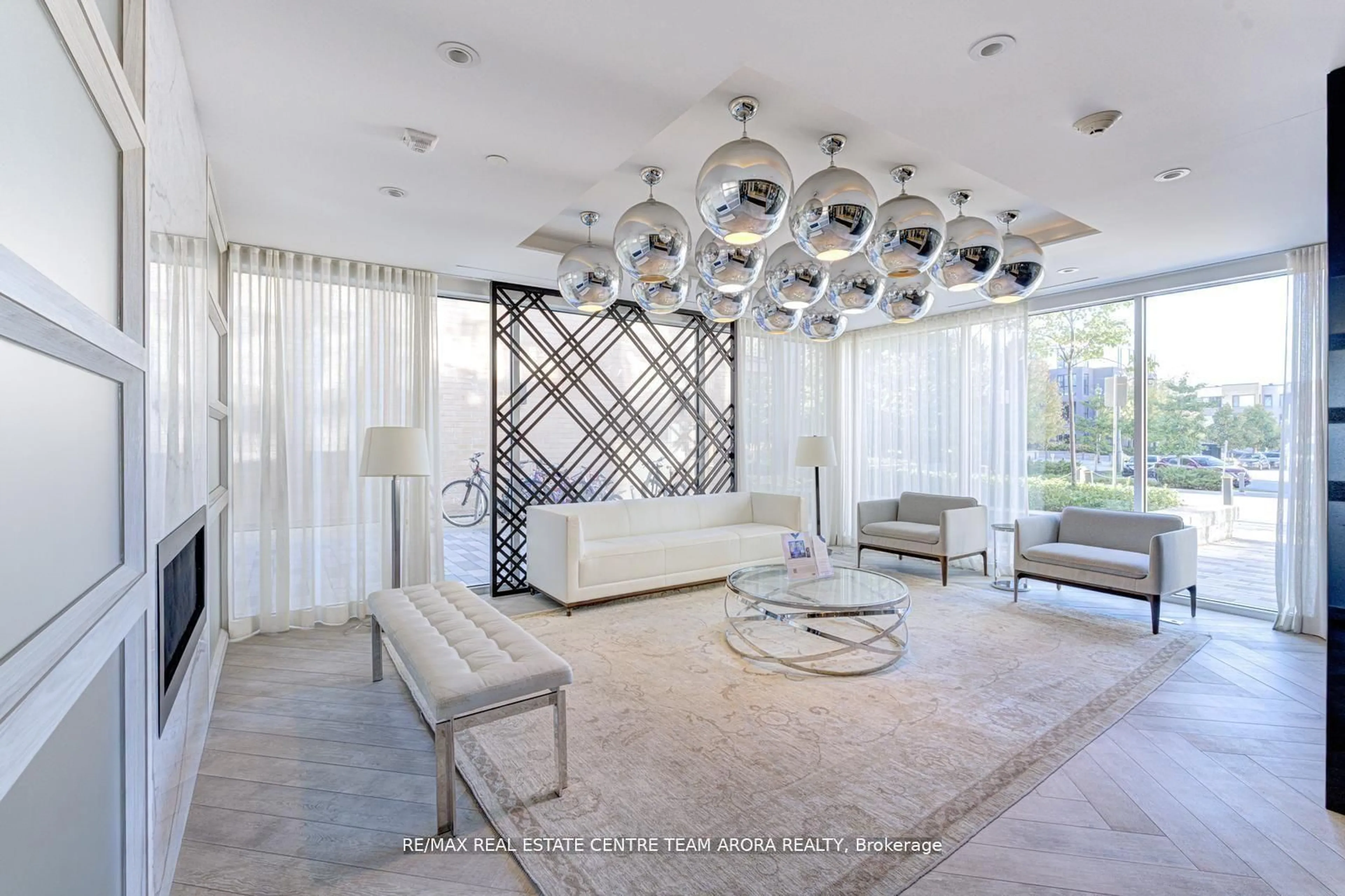 Unknown for 168 Sabina Dr #302, Oakville Ontario L6H 0W5