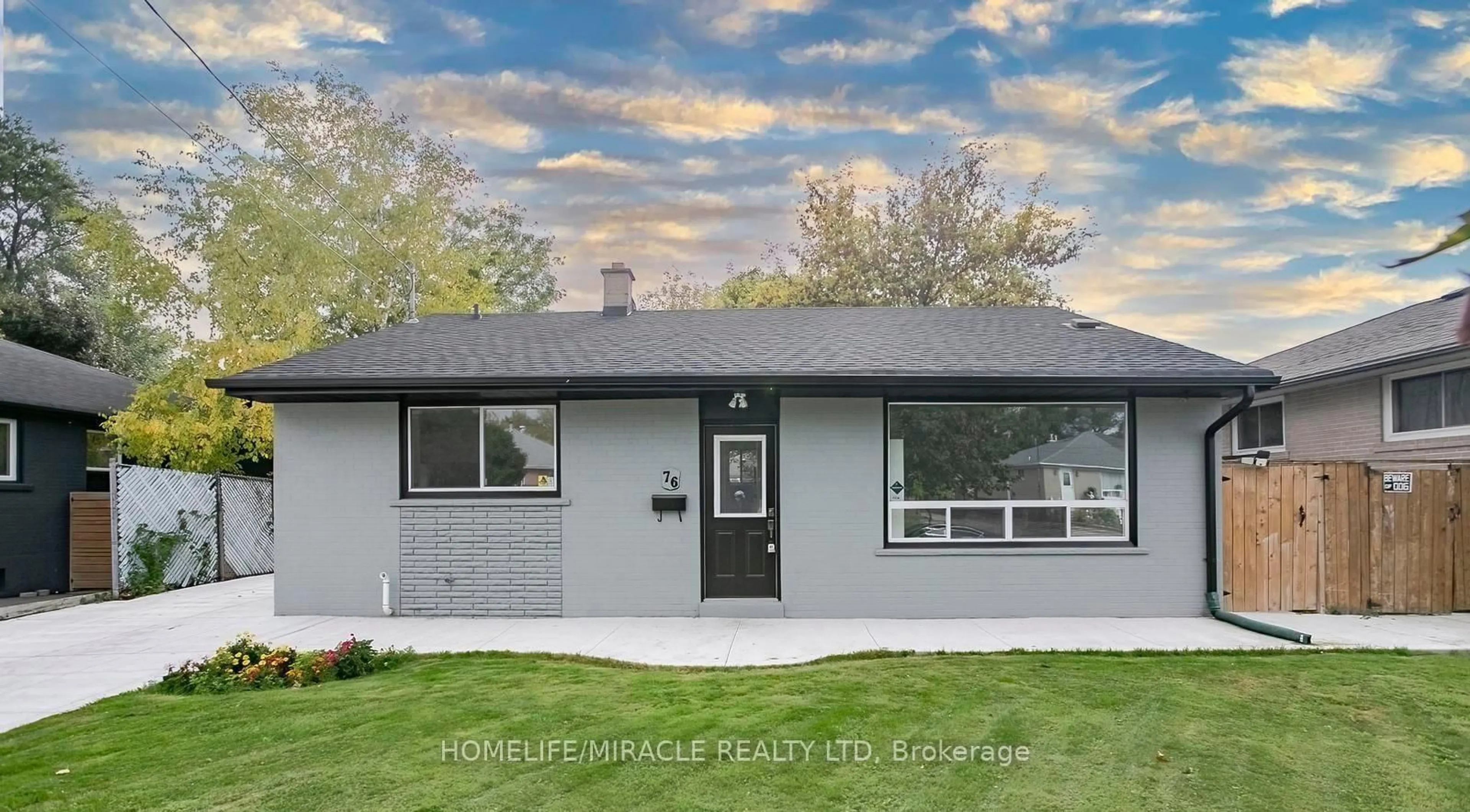 Home with vinyl exterior material, street for 76 Raylawn Cres, Halton Hills Ontario L7G 4N1