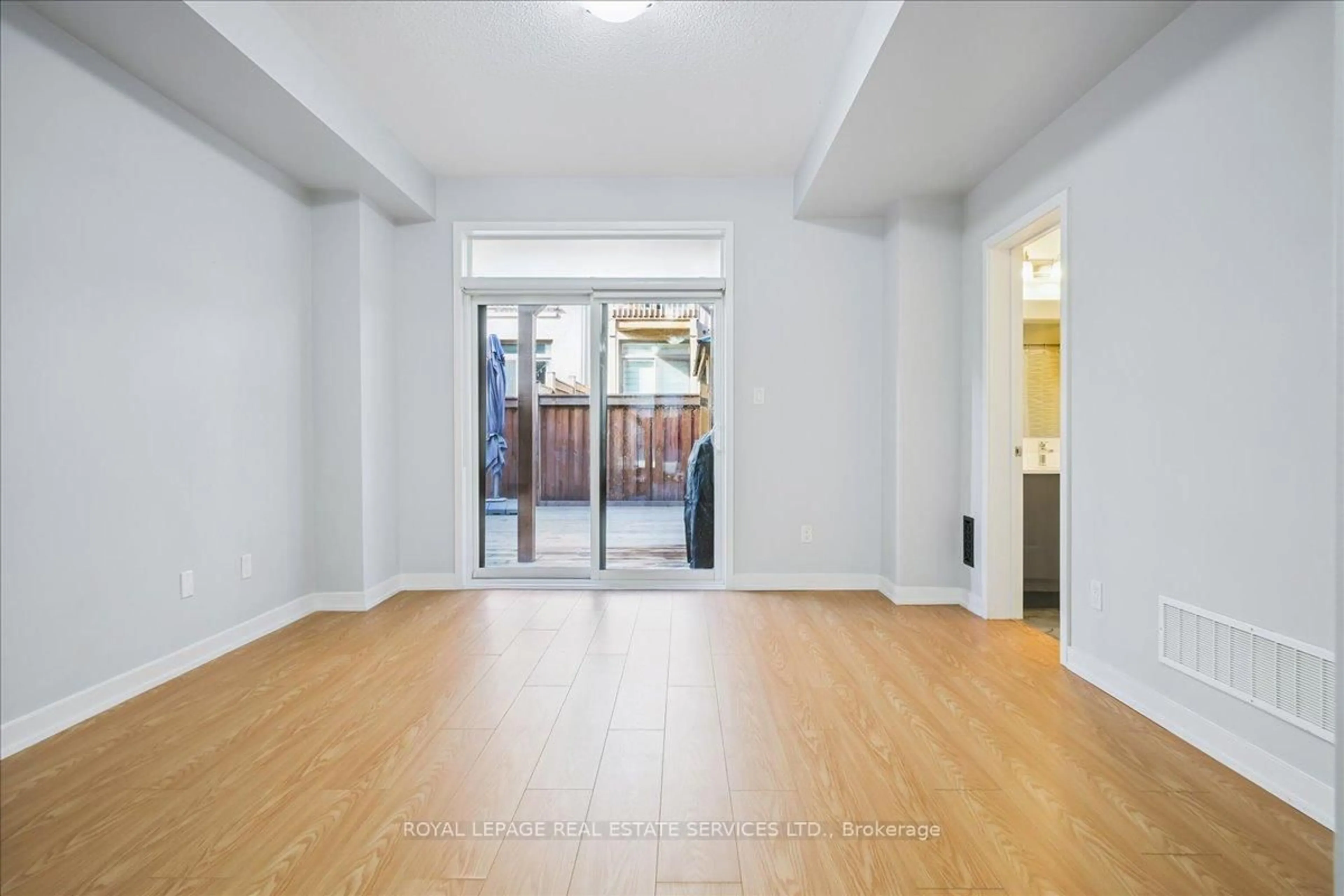 Unknown for 310 Squire Cres, Oakville Ontario L6H 0L9