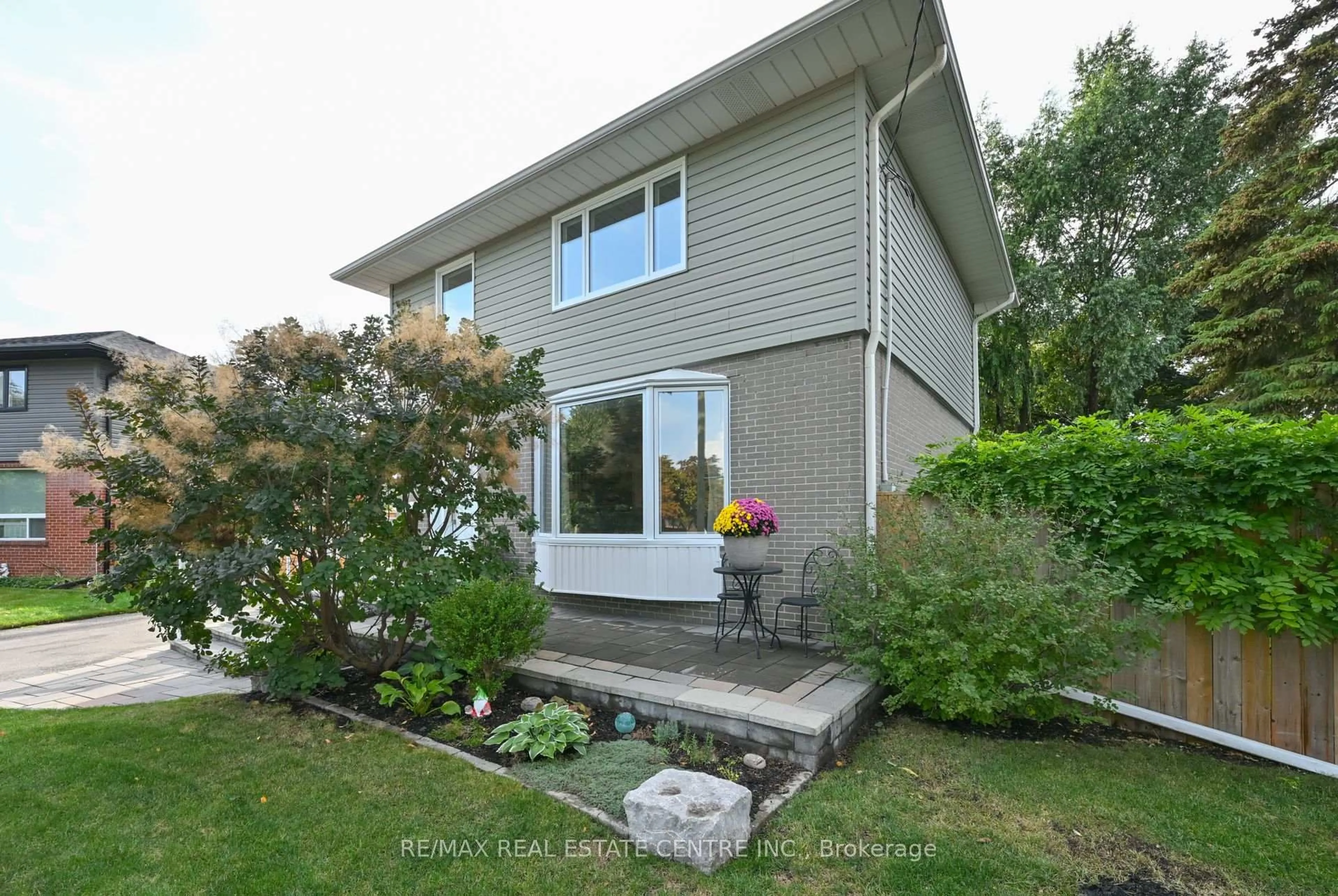 Unknown for 22 Morpeth Rd, Brampton Ontario L6W 2Z2