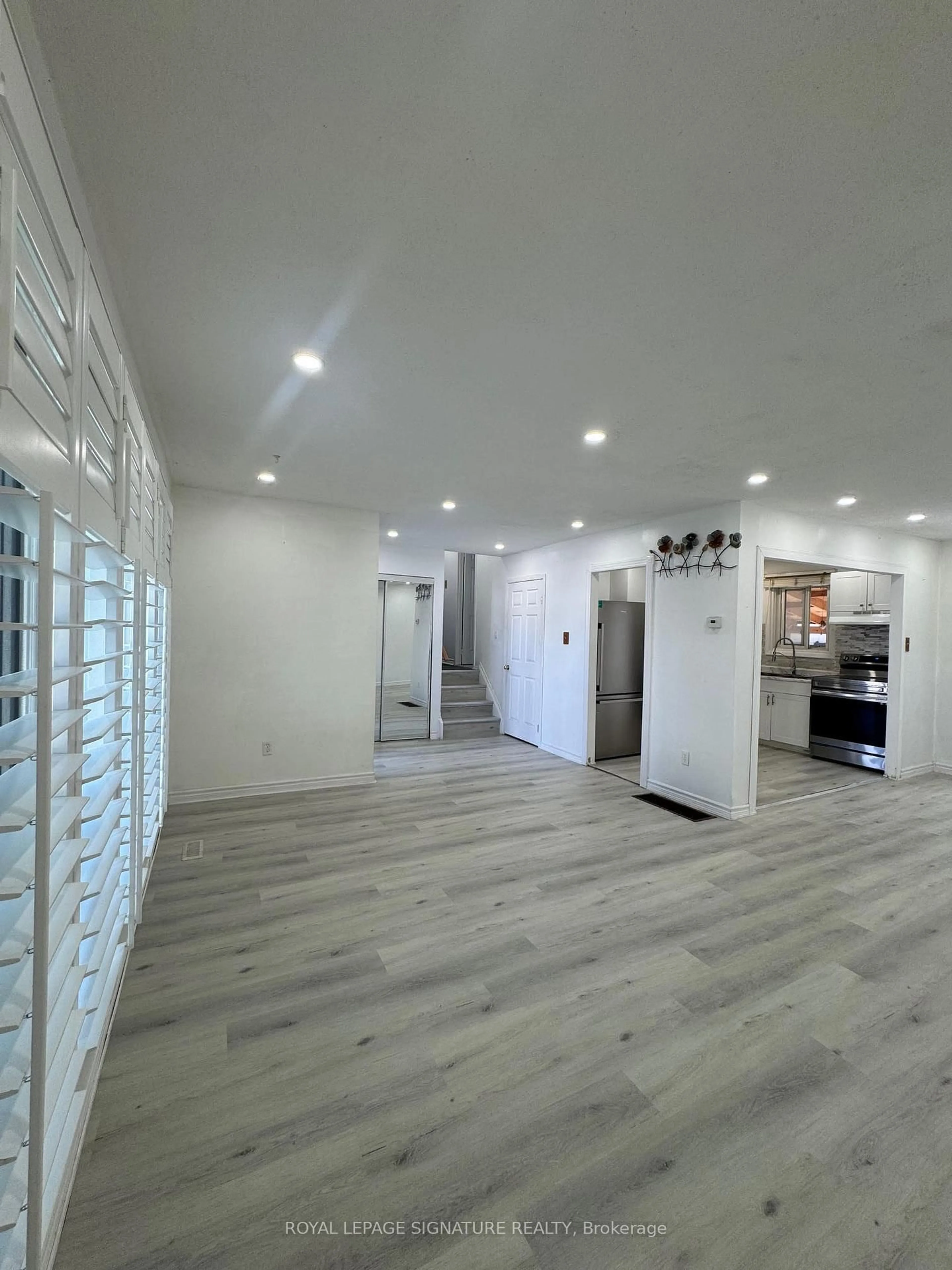 Unknown for 10 Heatherside Crt, Brampton Ontario L6S 1N9