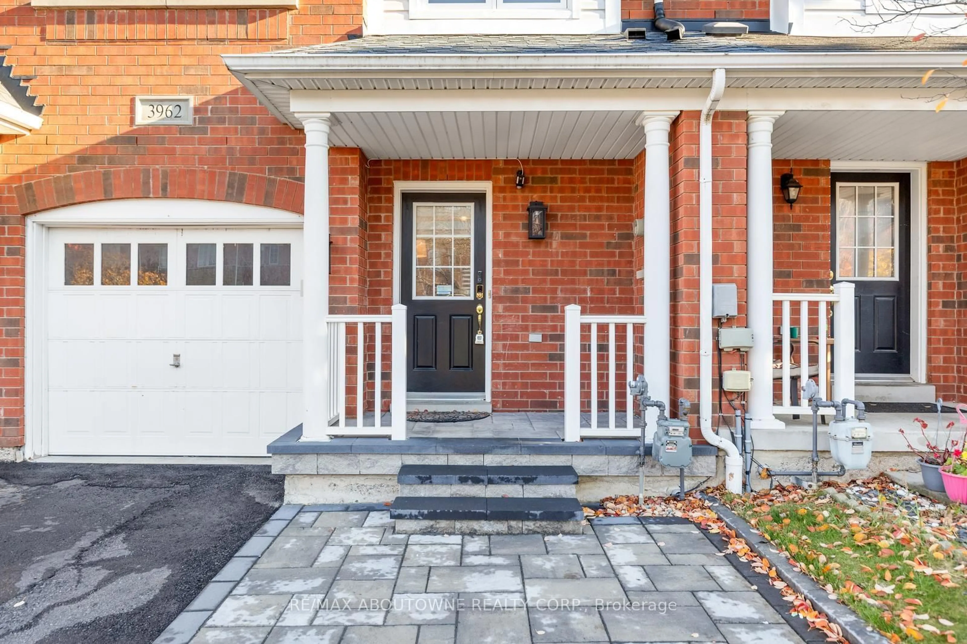 Home with brick exterior material, street for 3962 Stardust Dr, Mississauga Ontario L5M 8A5