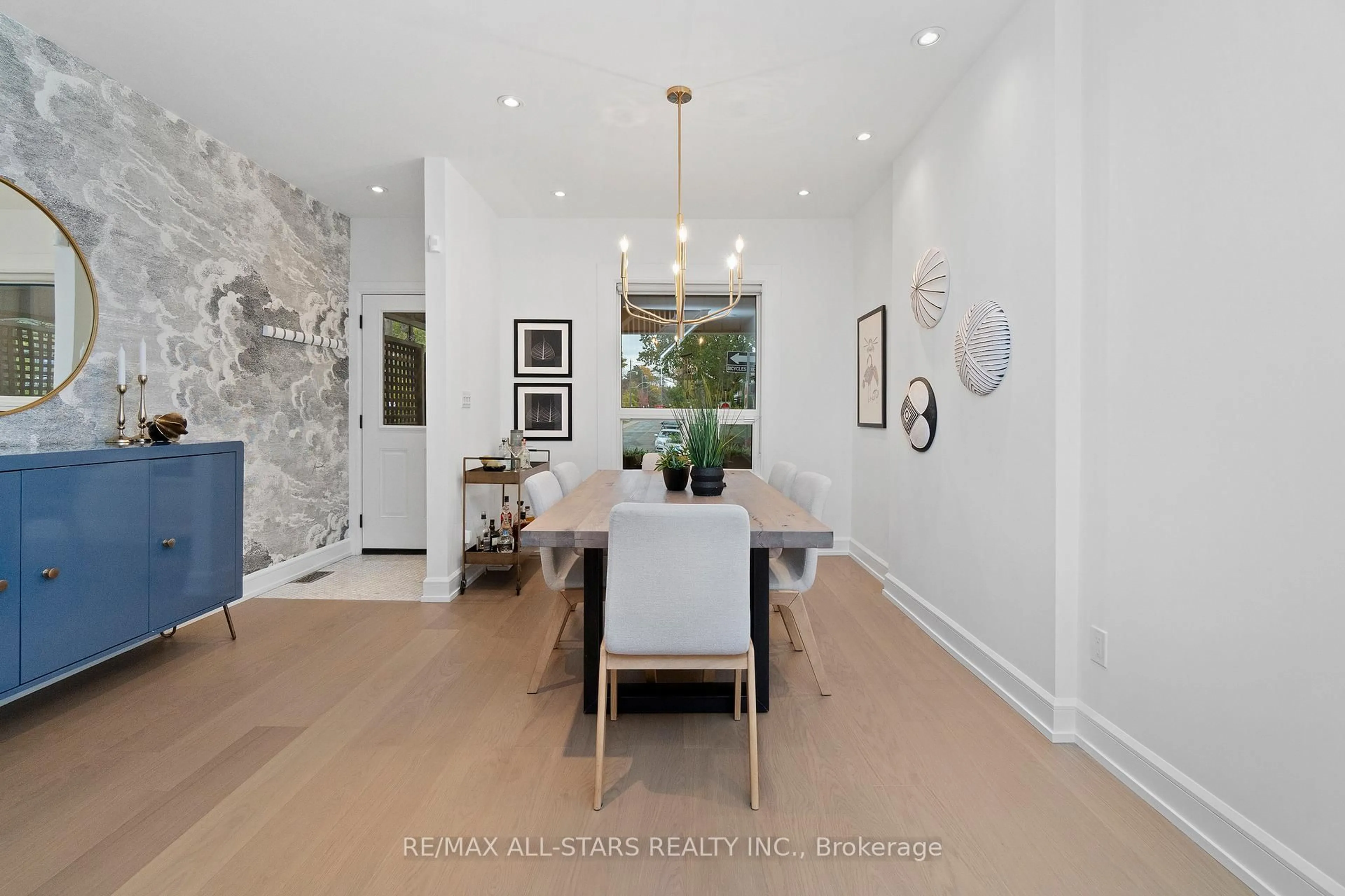 Dining room, unknown for 962 Shaw St, Toronto Ontario M6G 3M7