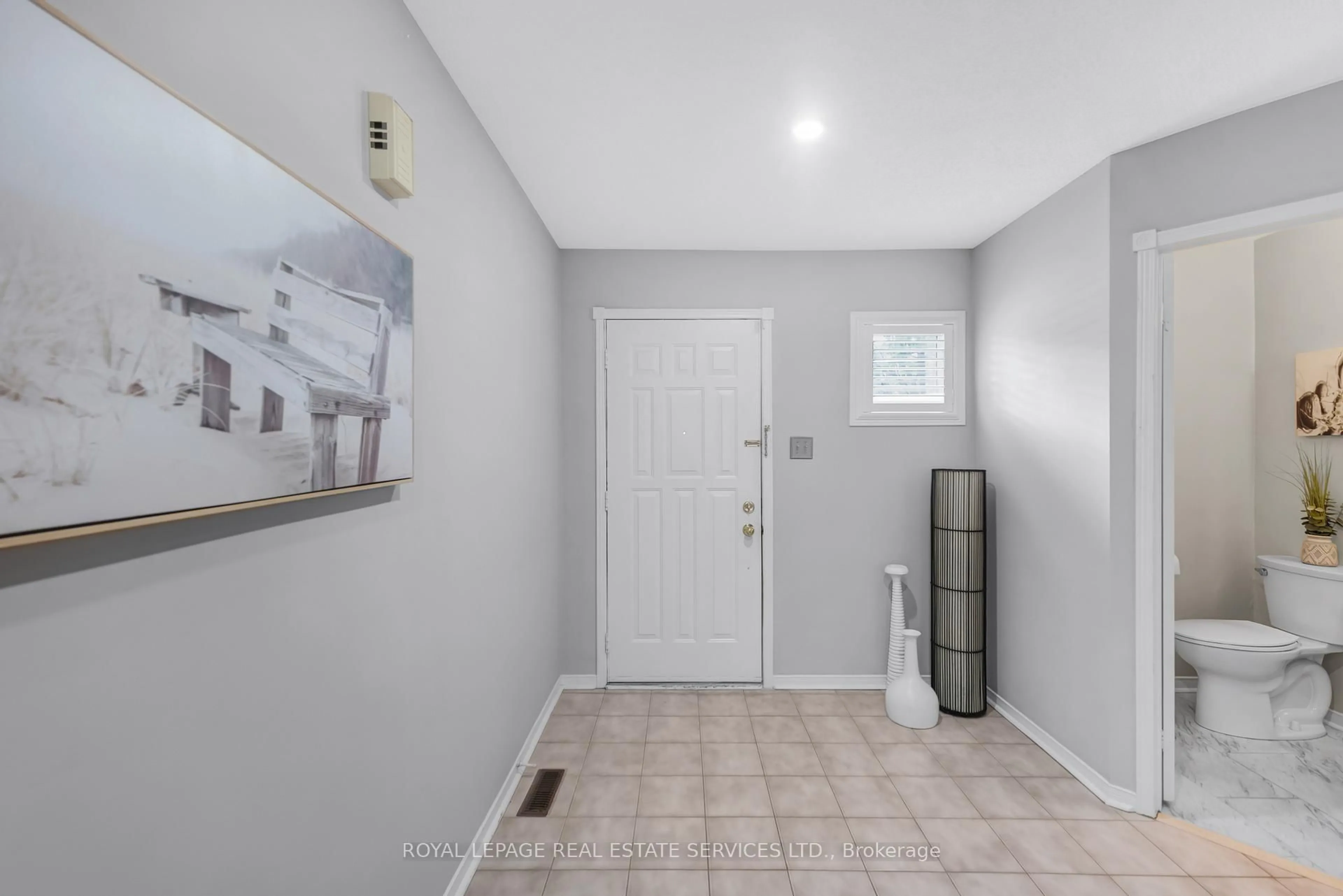 Indoor entryway for 3050 Orleans Rd #139, Mississauga Ontario L5L 5P7