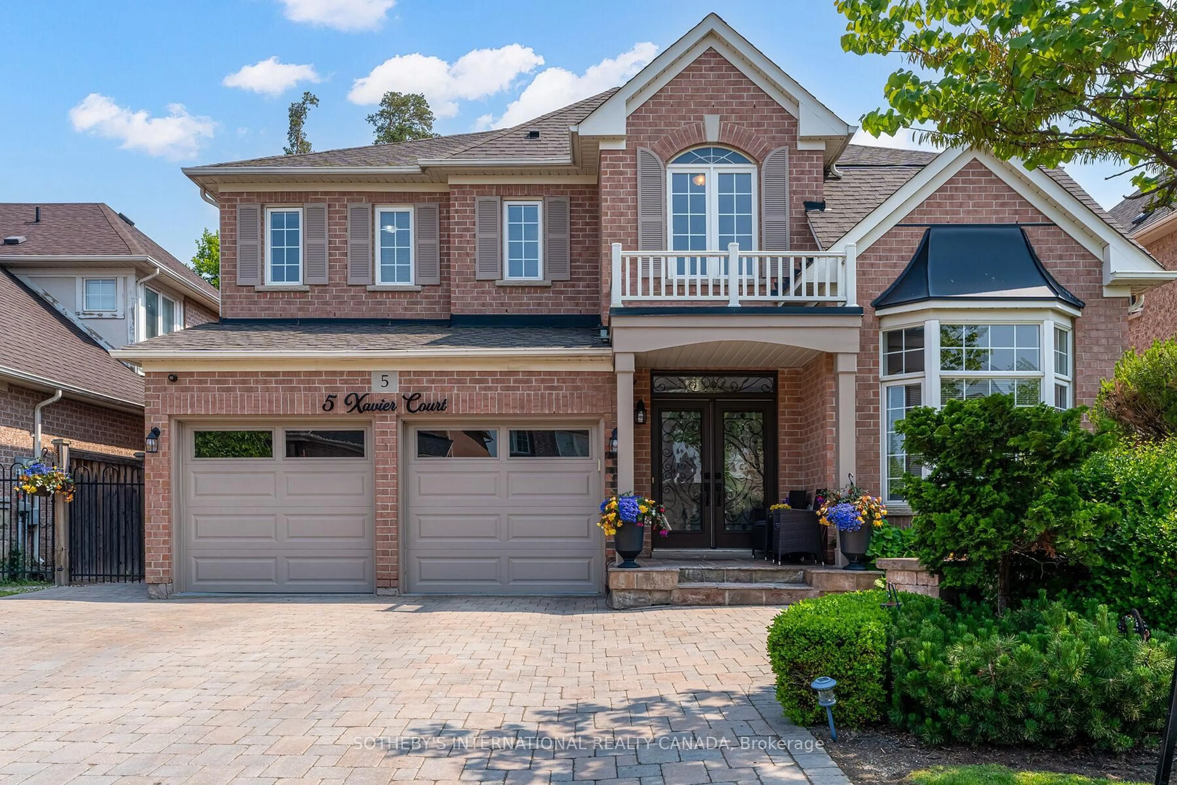 Home with brick exterior material, street for 5 Xavier Crt, Brampton Ontario L6Y 5S1
