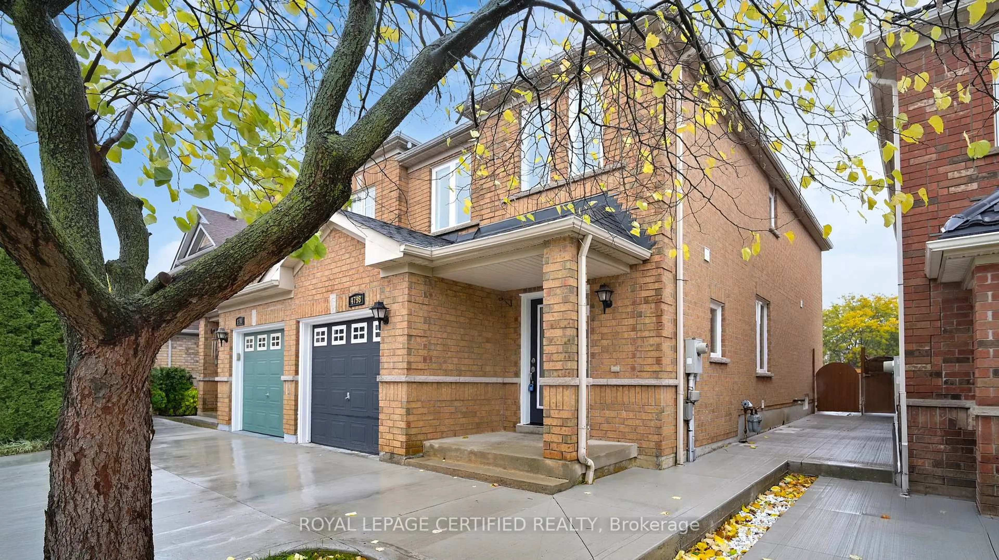 Home with brick exterior material, street for 4798 Dovehouse Dr, Mississauga Ontario L5M 7K6