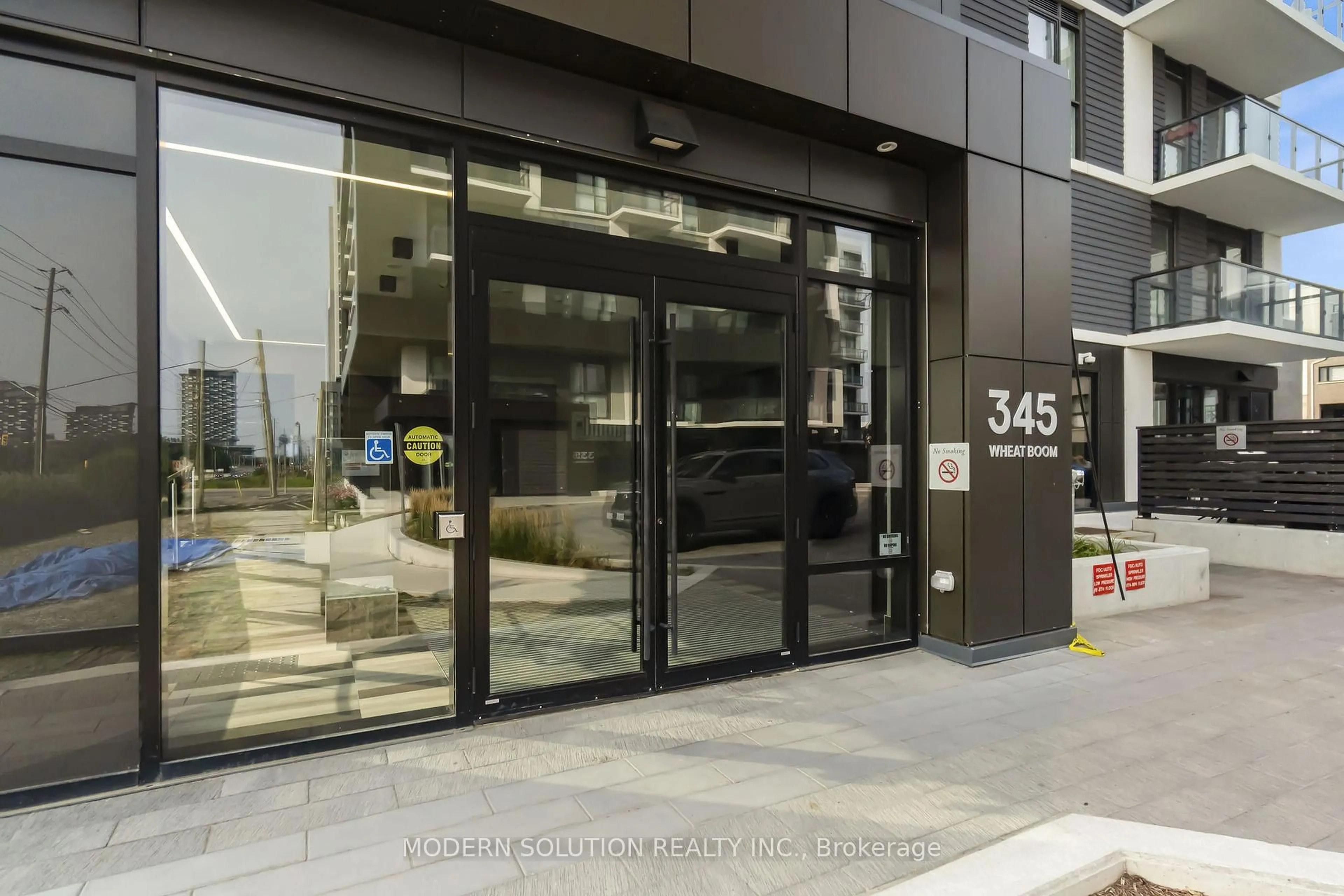 Indoor foyer for 345 Wheat Boom Dr #908, Oakville Ontario L6H 7X4