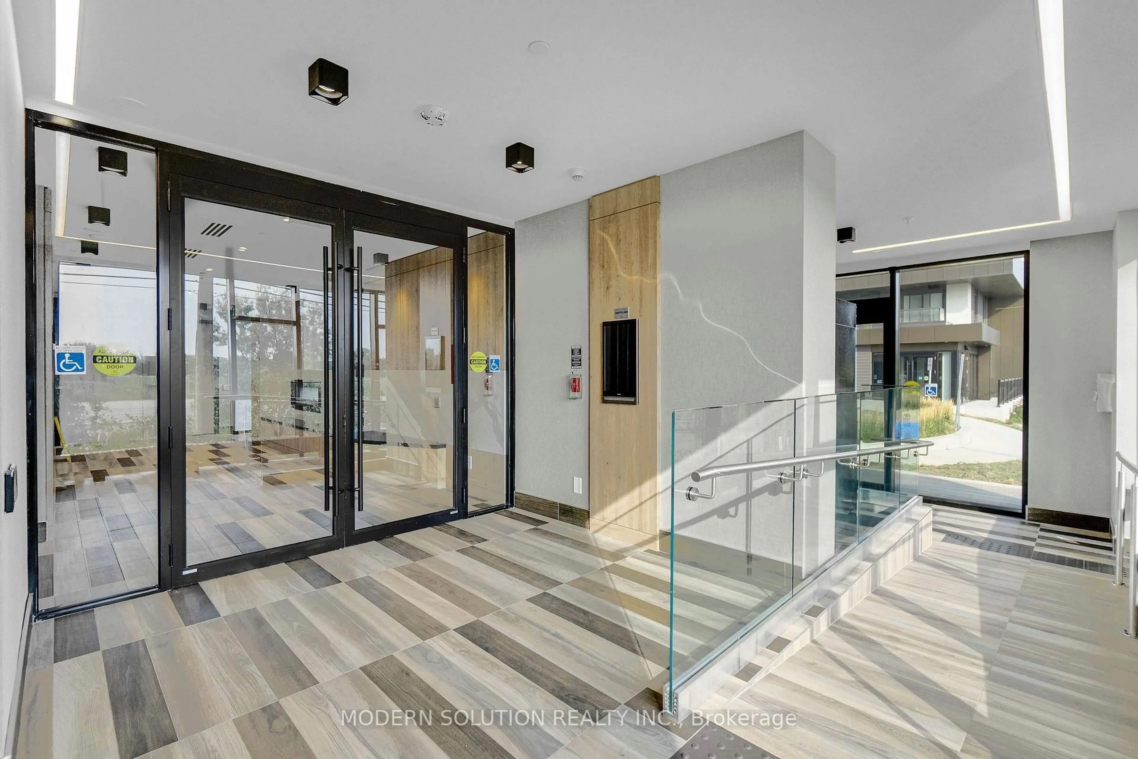 Indoor foyer for 345 Wheat Boom Dr #908, Oakville Ontario L6H 7X4