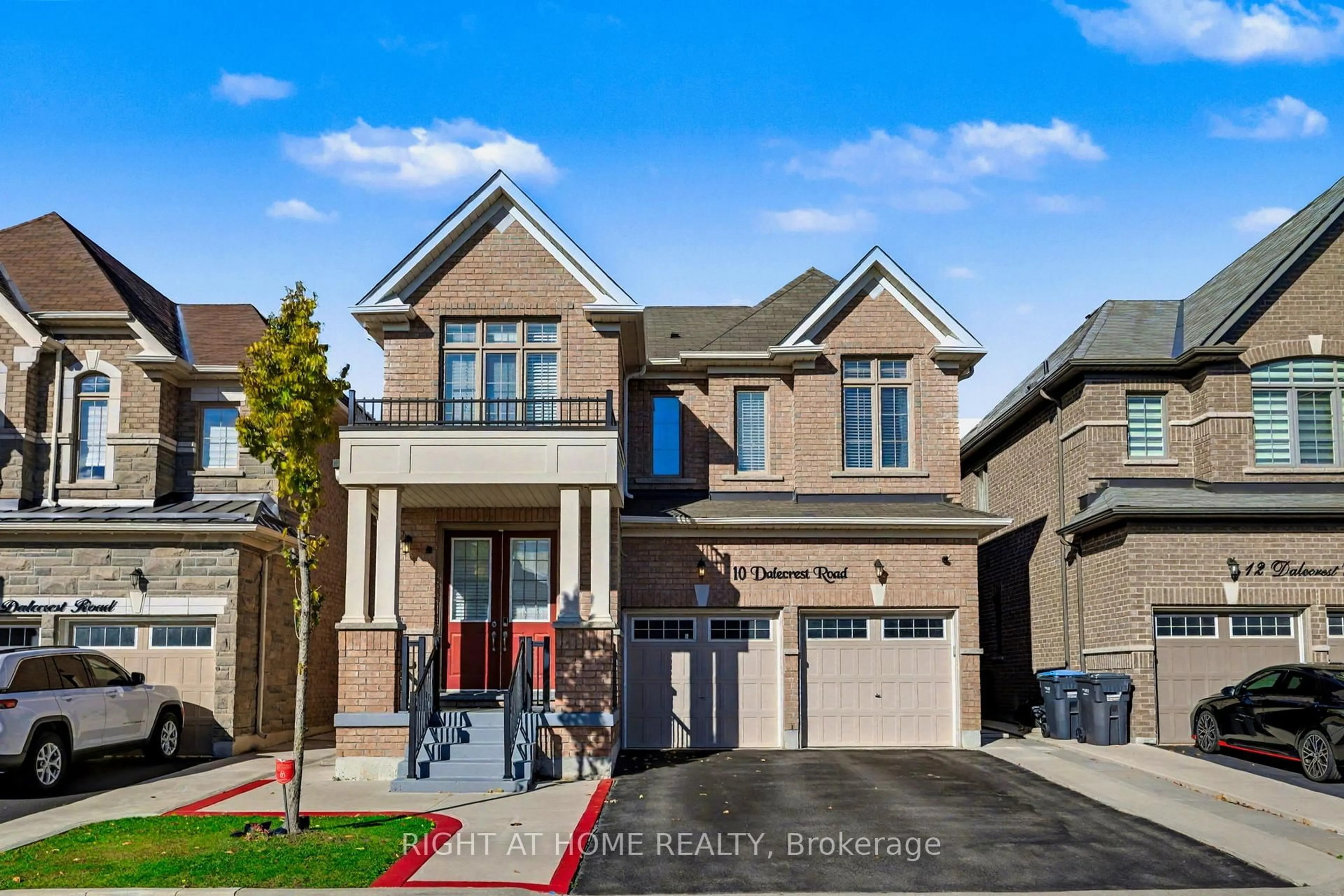 Home with brick exterior material, street for 10 Dalecrest Rd, Brampton Ontario L6X 5N3
