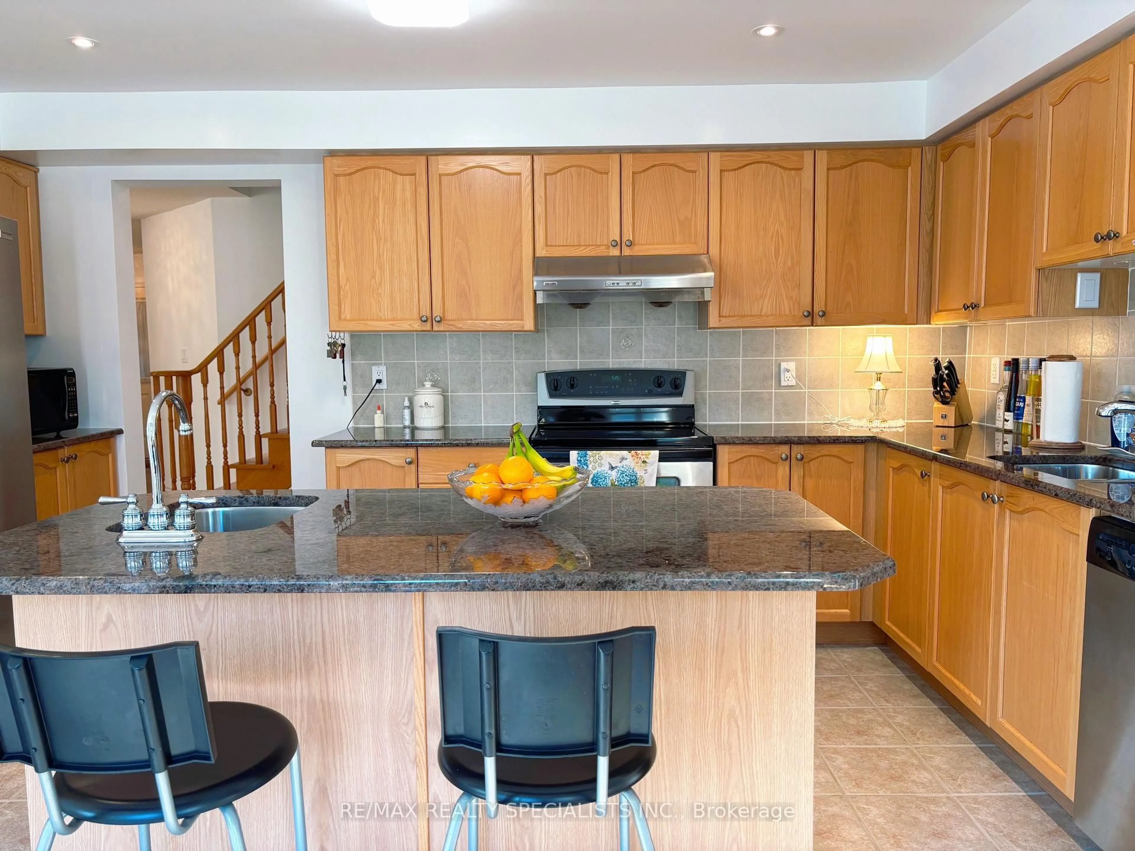Open concept kitchen, unknown for 796 Alliance Crt, Mississauga Ontario L5V 3C4