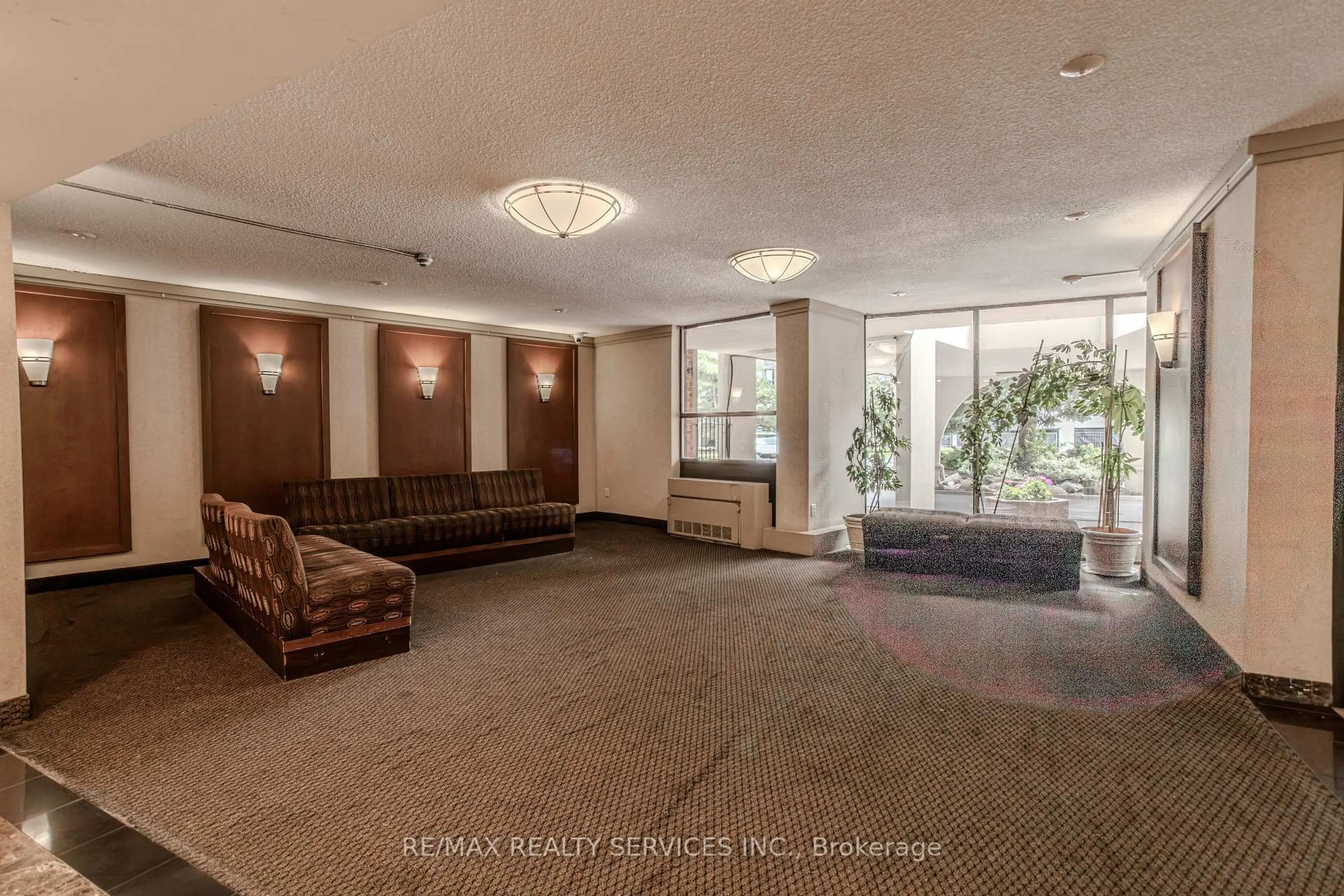 Lobby for 20 Mississauga Valley Blvd #1305, Mississauga Ontario L5A 3S1