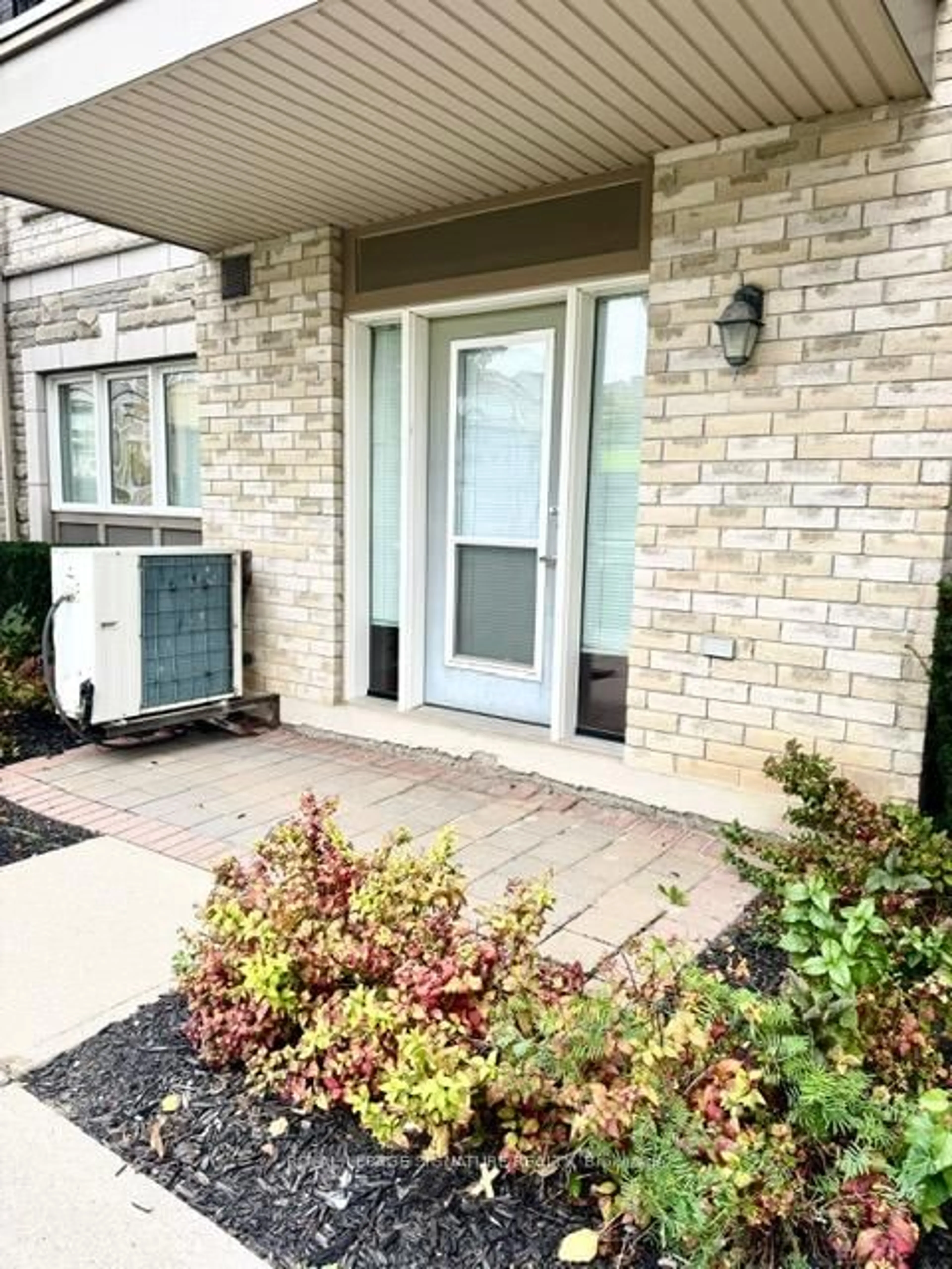Indoor entryway for 5100 Winston Churchill Blvd #103, Mississauga Ontario L5M 0N9