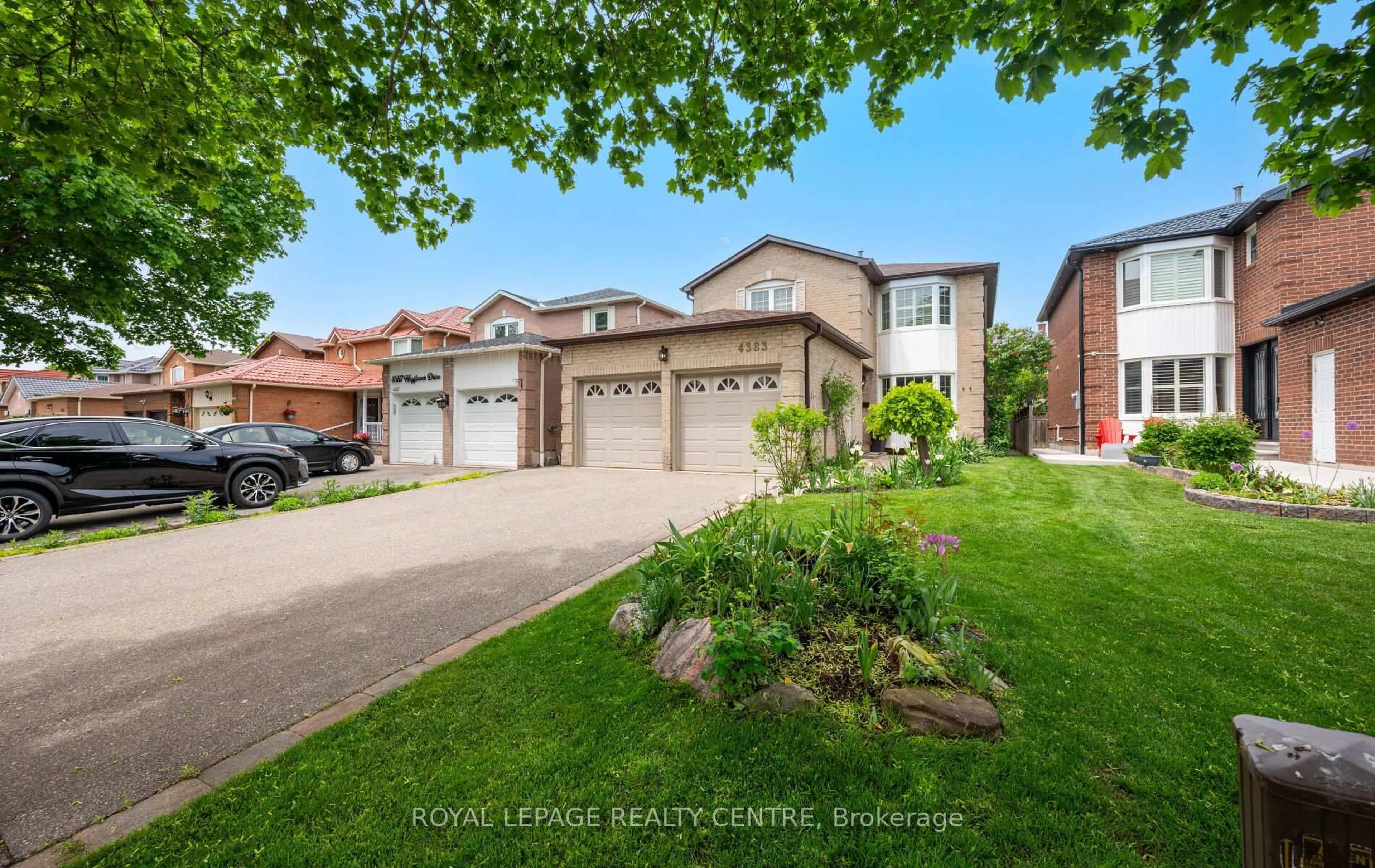 Home with brick exterior material, street for 4383 Mayflower Dr, Mississauga Ontario L5R 1T4