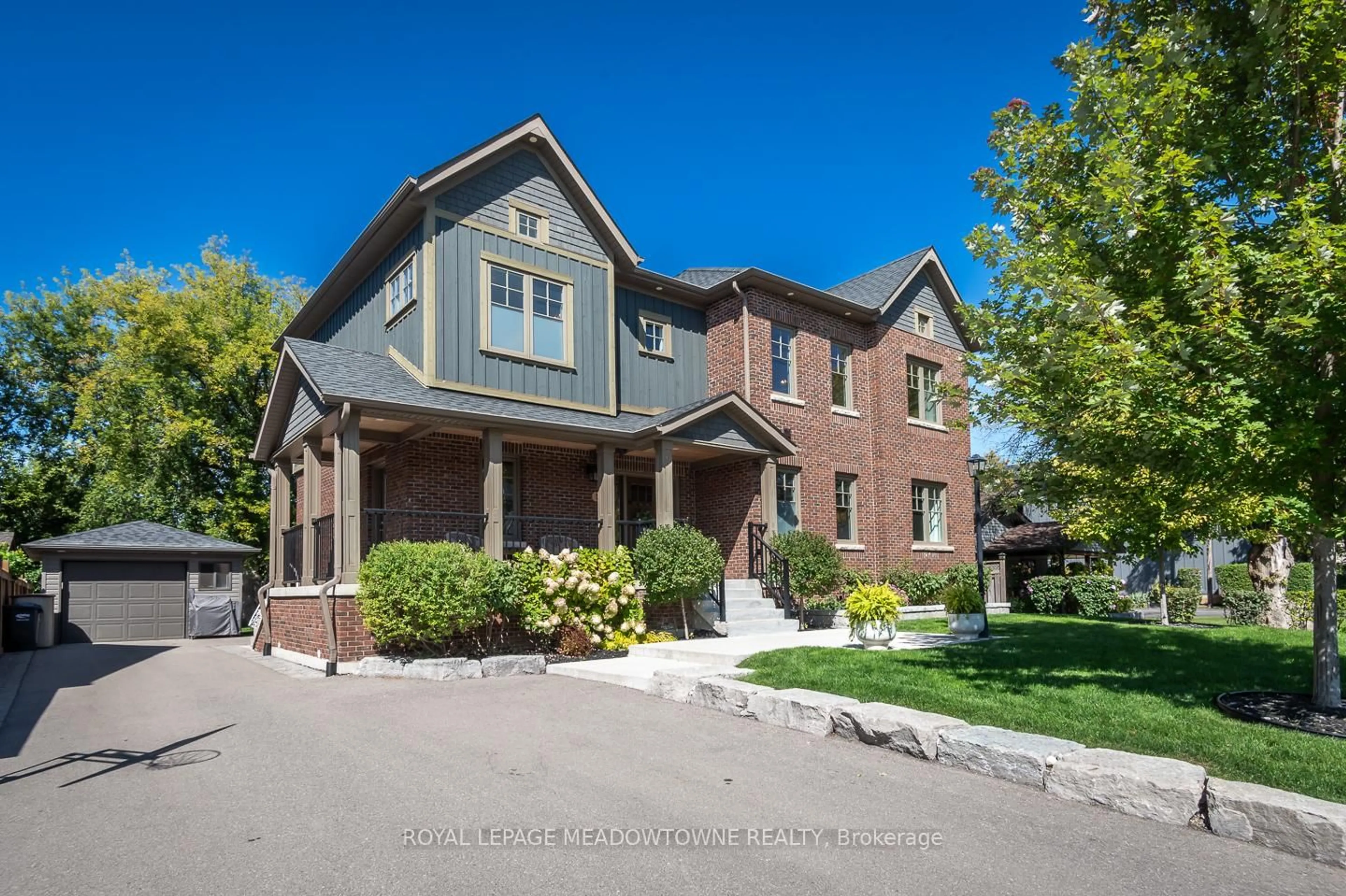 Home with brick exterior material, street for 29 Barton St, Milton Ontario L9T 1C7