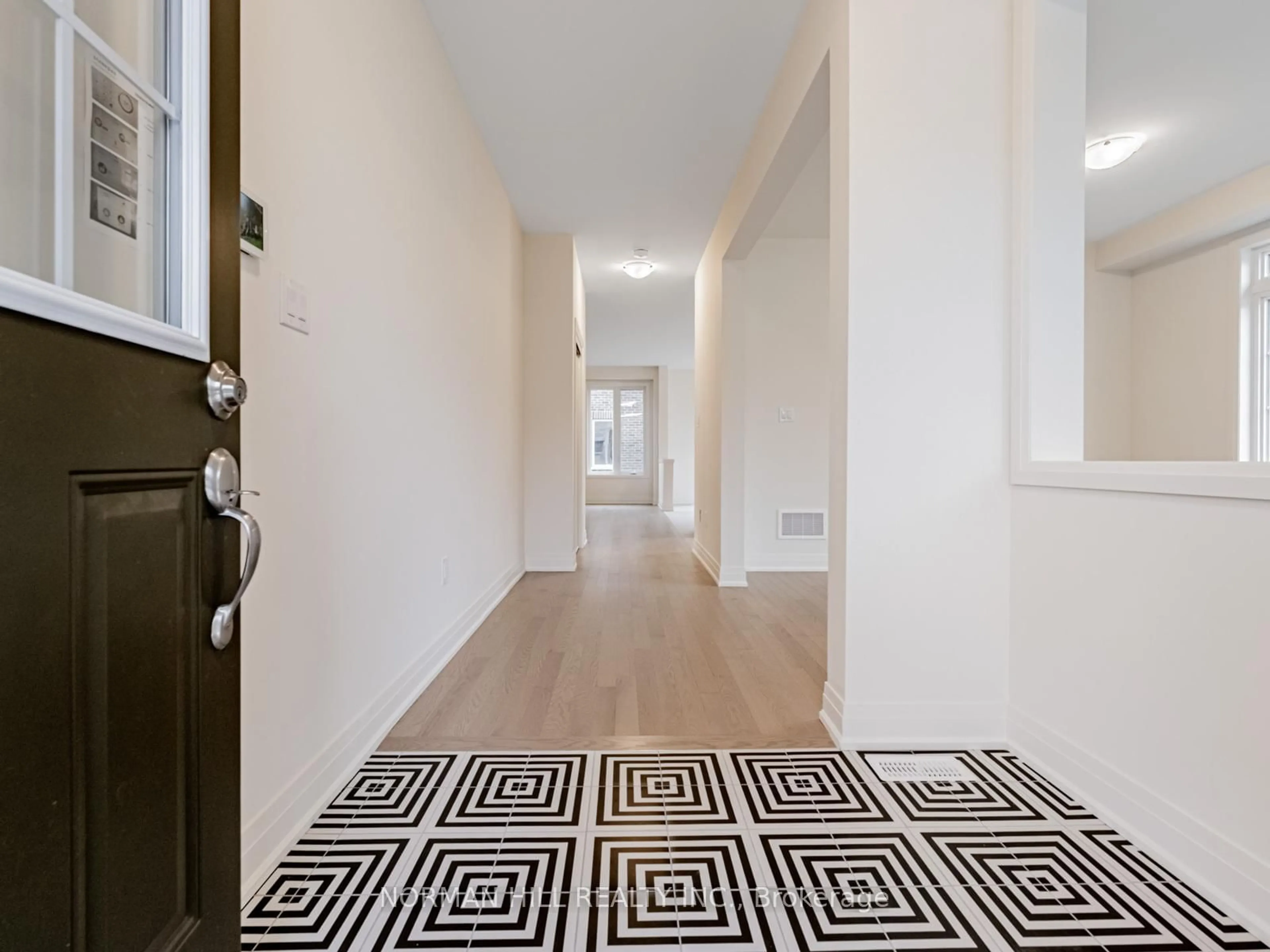 Indoor entryway for 23 Lilestone Dr, Brampton Ontario L6X 0B3