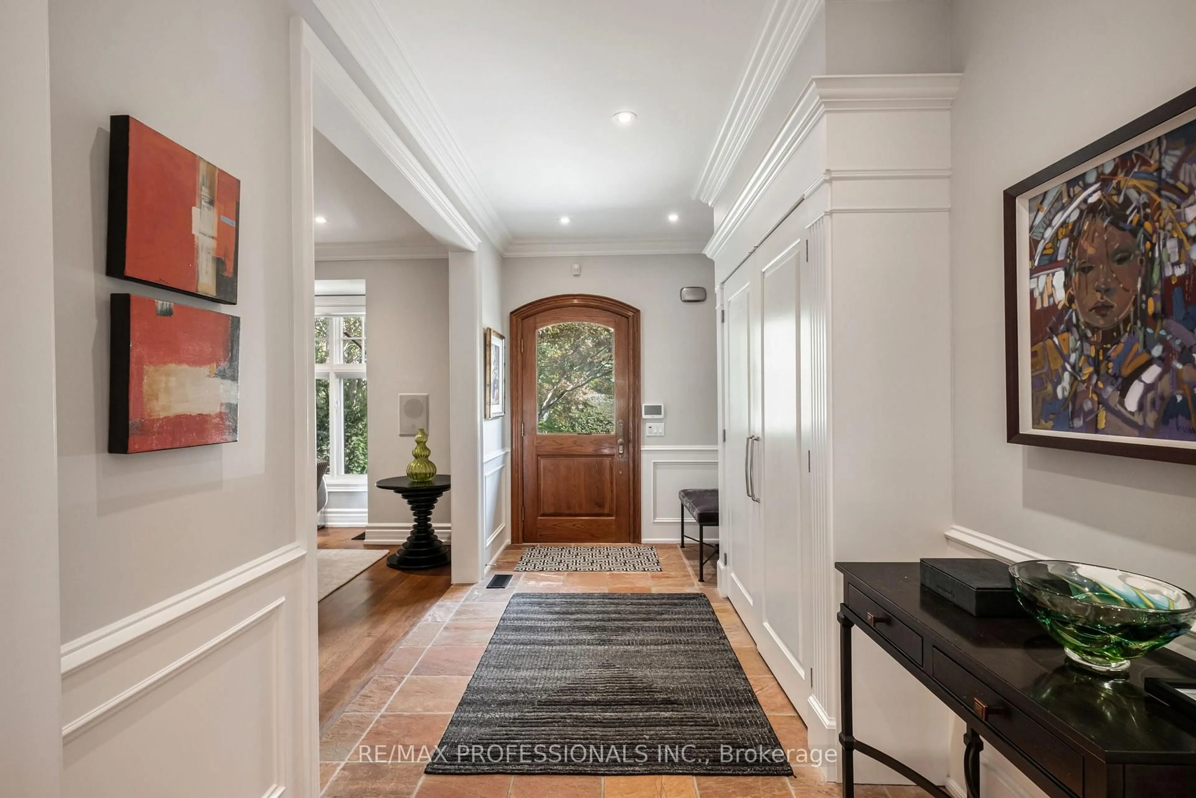 Indoor entryway for 80 Kingsway Cres, Toronto Ontario M8X 2R6