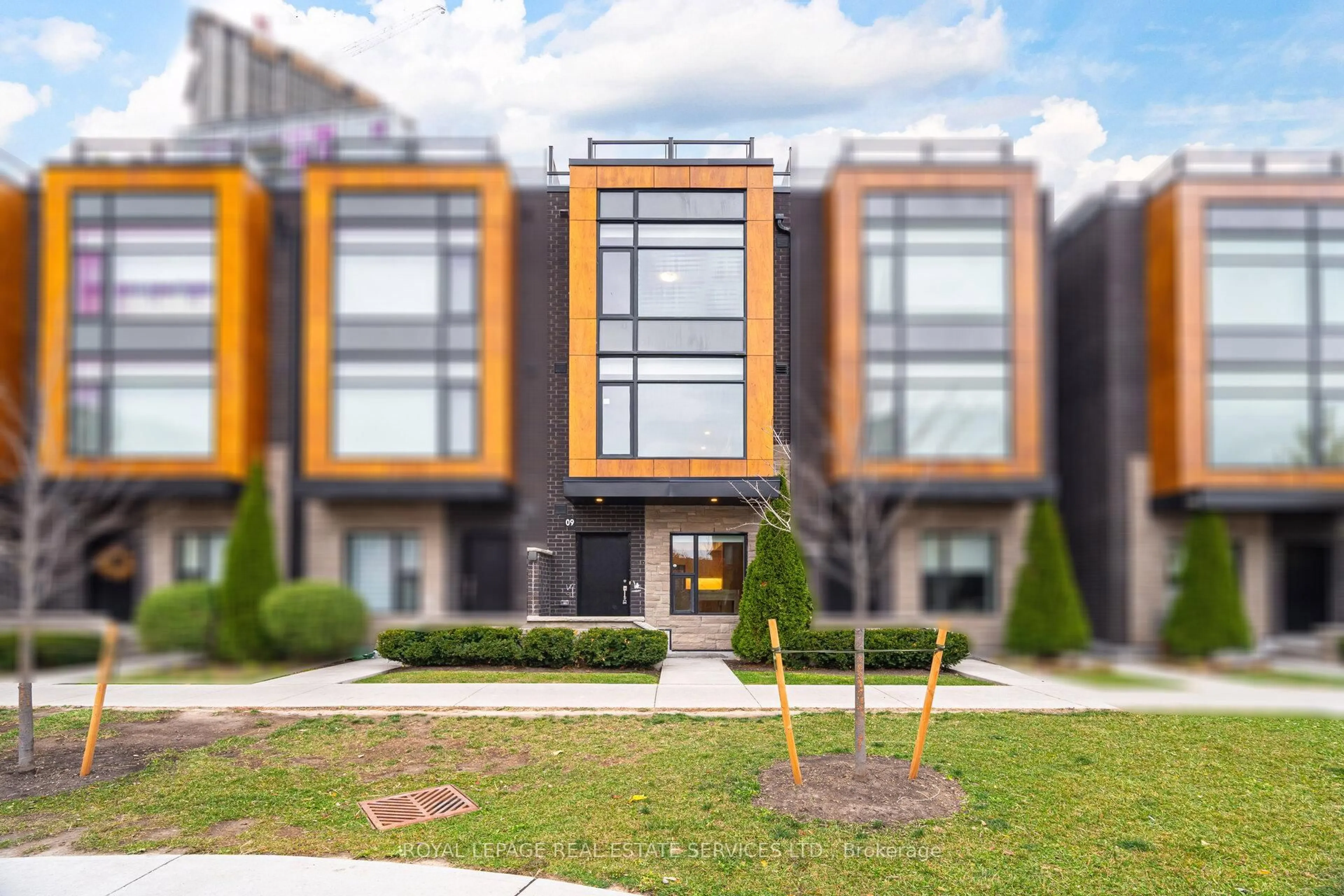 Home with brick exterior material, building for 200 Malta Ave #9, Brampton Ontario L6Y 6H8