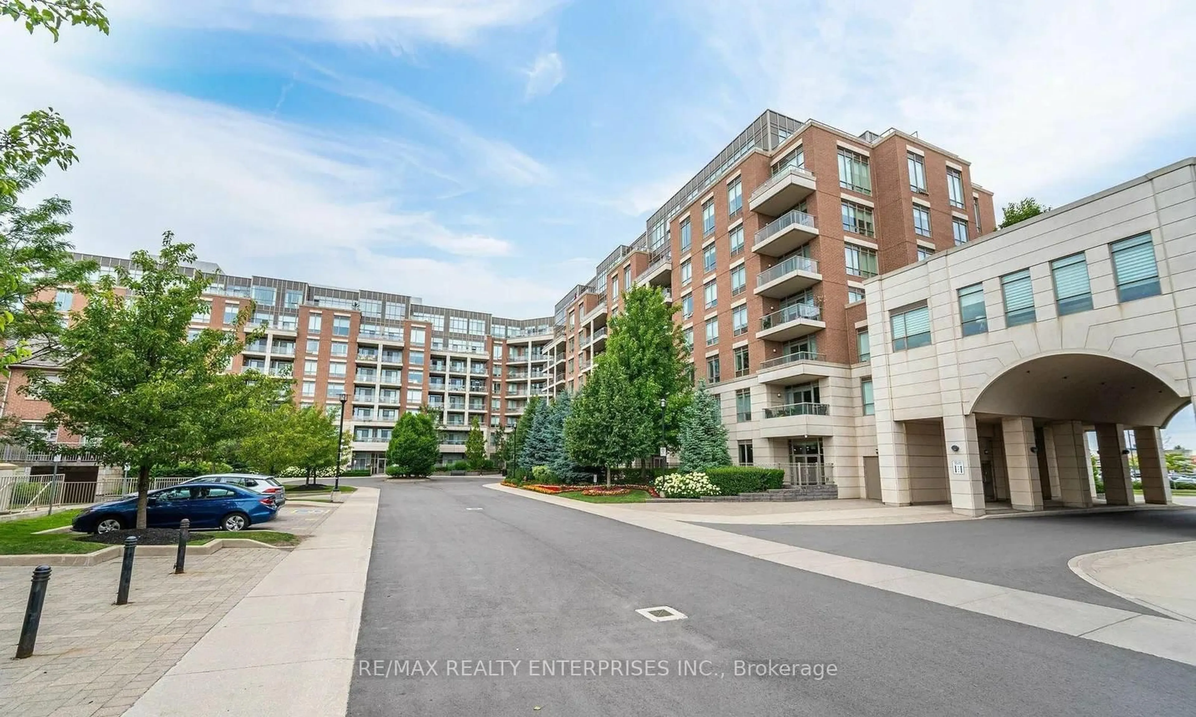 Patio, unknown for 2480 Prince Michael Dr #607, Oakville Ontario L6H 0E1