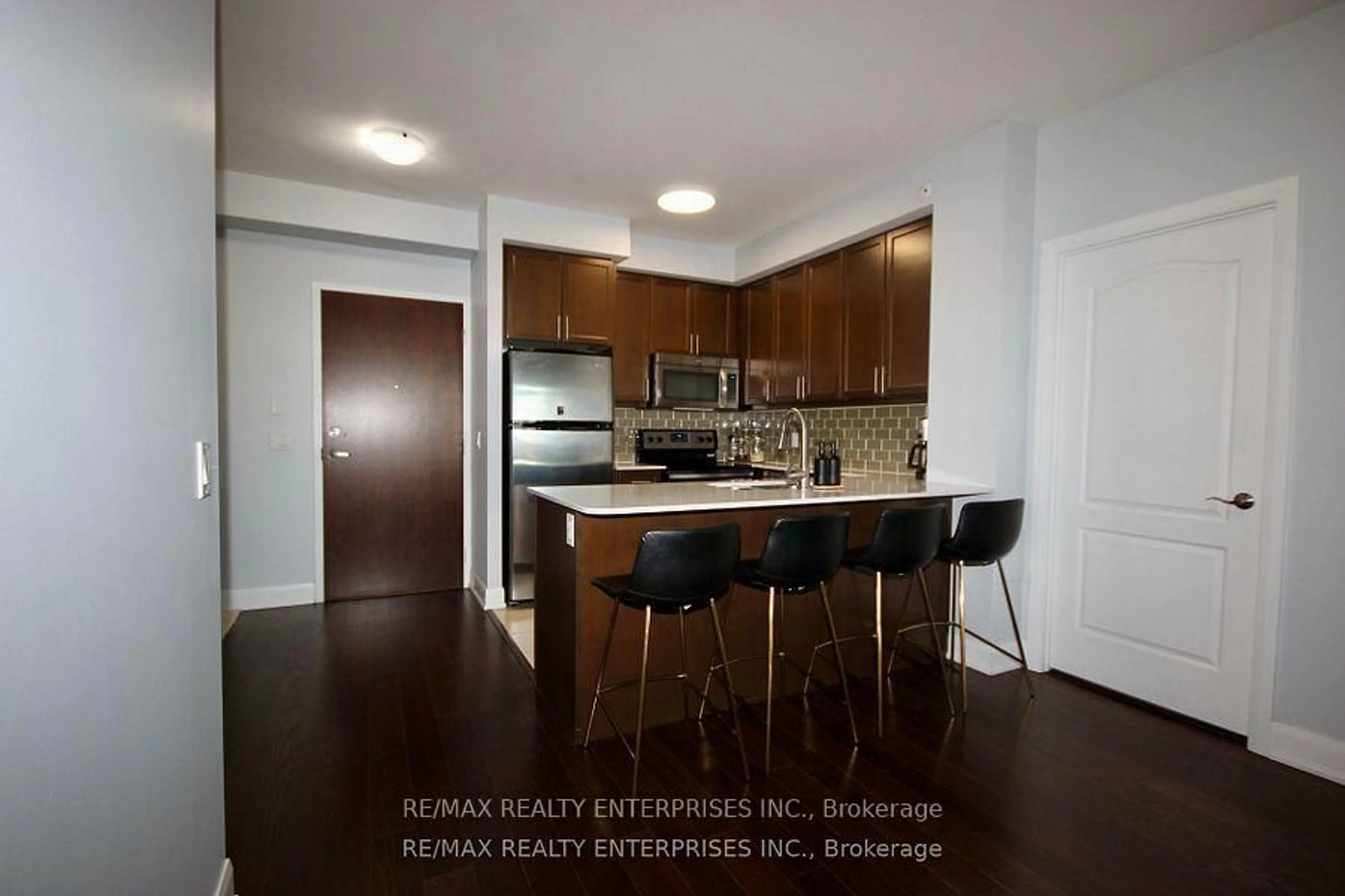 Standard kitchen, wood/laminate floor for 2480 Prince Michael Dr #607, Oakville Ontario L6H 0E1