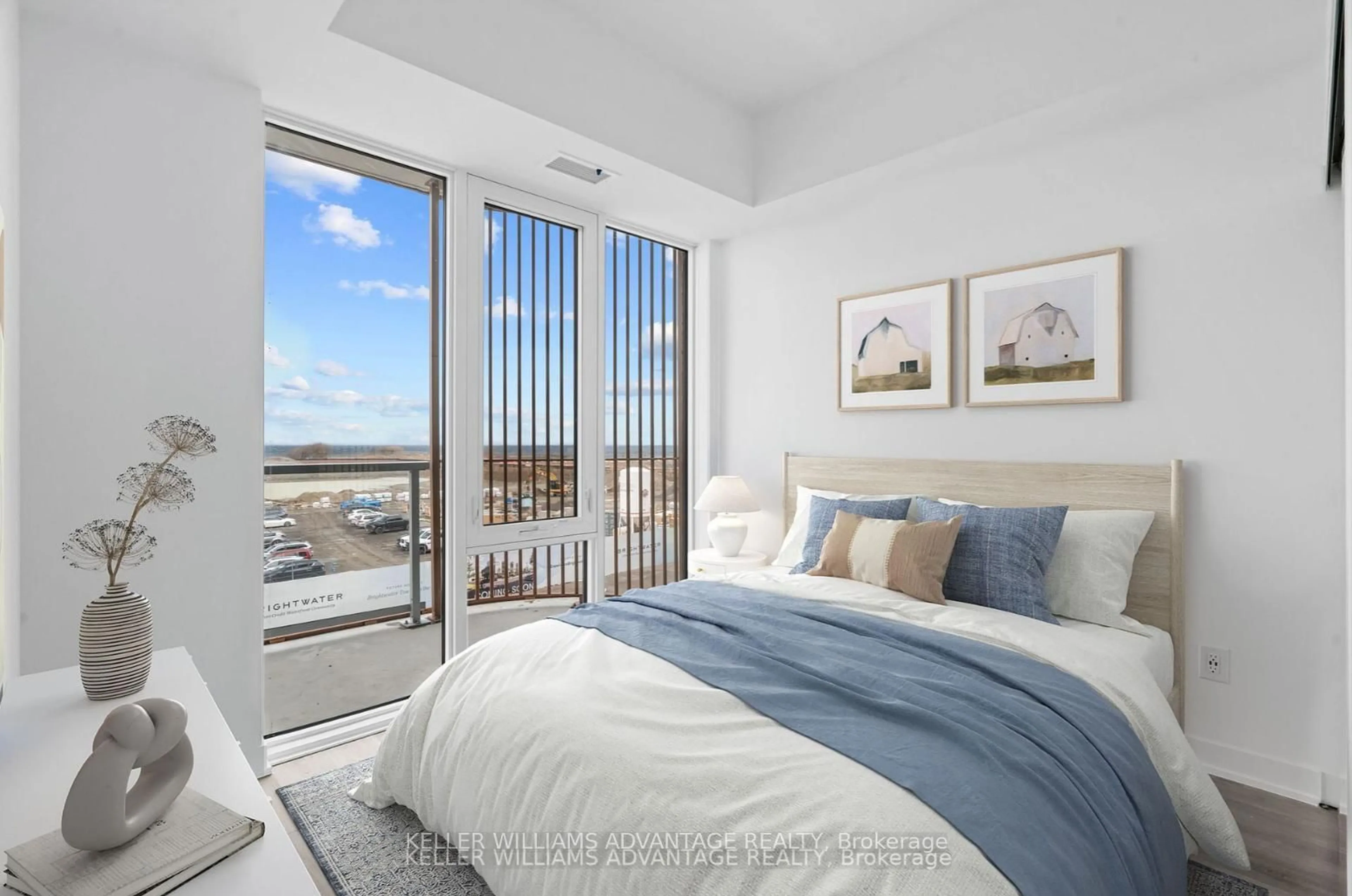 Bedroom with bed, unknown for 220 Missinnihe Way #307, Mississauga Ontario L5H 0A9