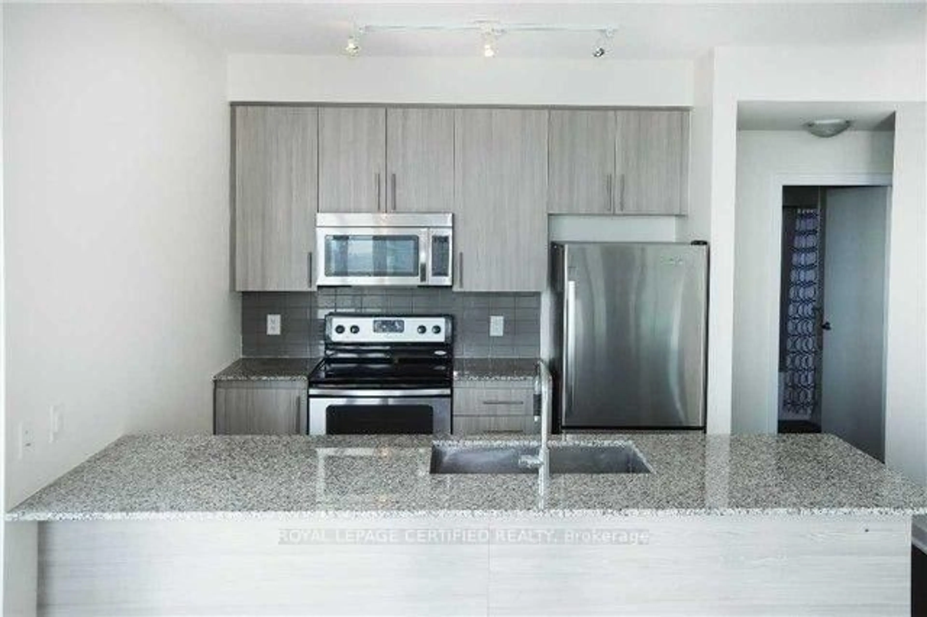 Standard kitchen, unknown for 4099 Brickstone Mews #1103, Mississauga Ontario L5B 0G2
