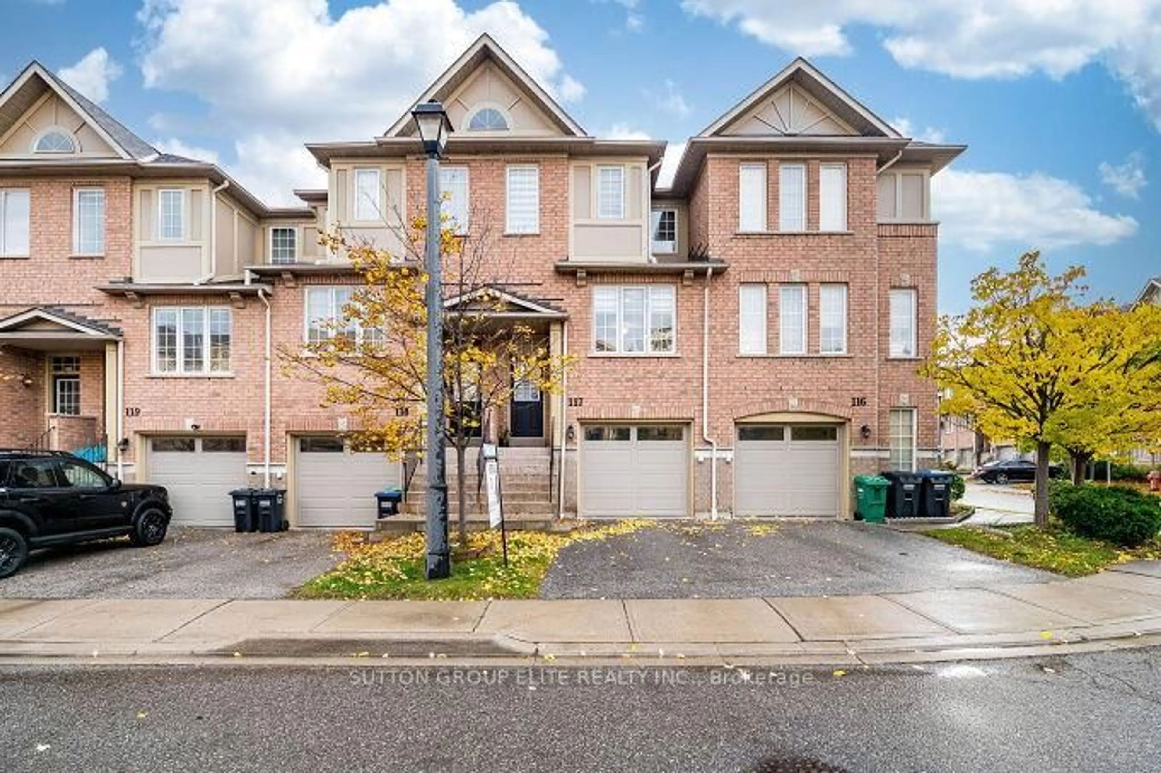 Home with brick exterior material, street for 5055 Heatherleigh Ave, Mississauga Ontario L5V 2R9